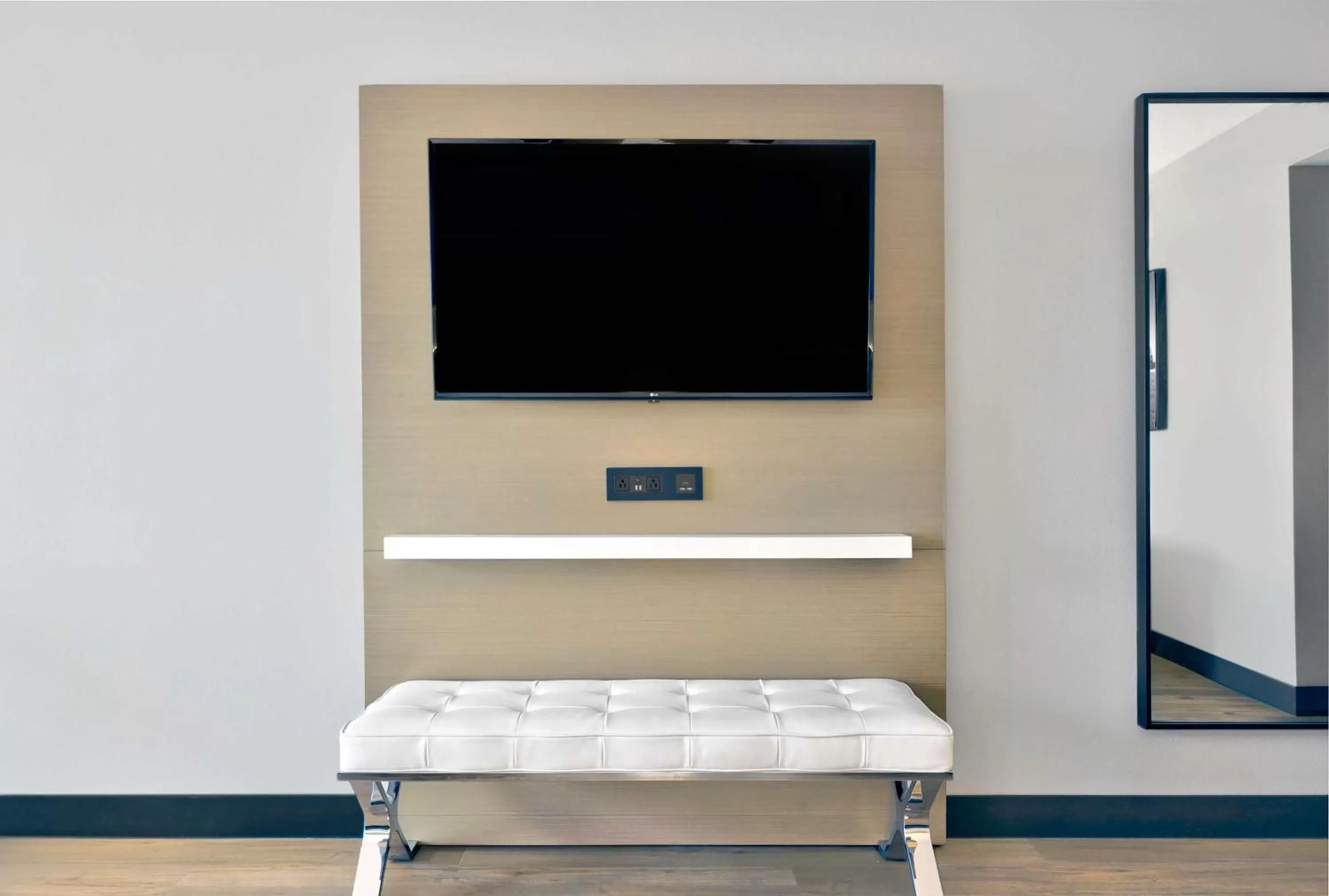 Queen Room with Two Queens and Partial View in DoubleTree by Hilton Davenport