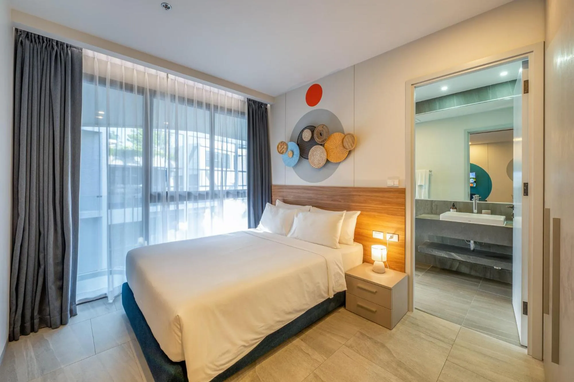 Two Bedroom Family + Free Coworking Space in HOMA Phuket Town