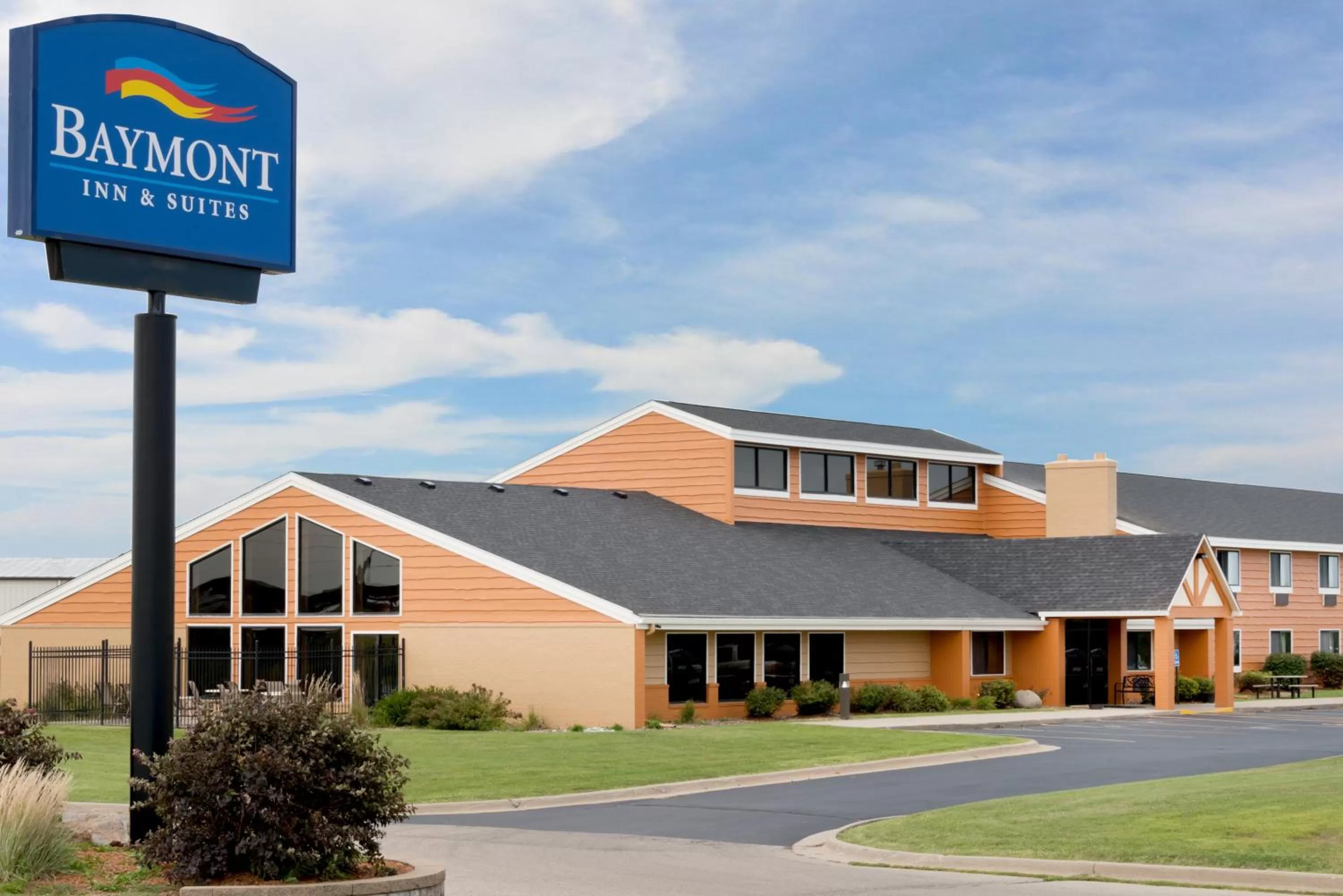 Property building in Baymont by Wyndham Marshalltown