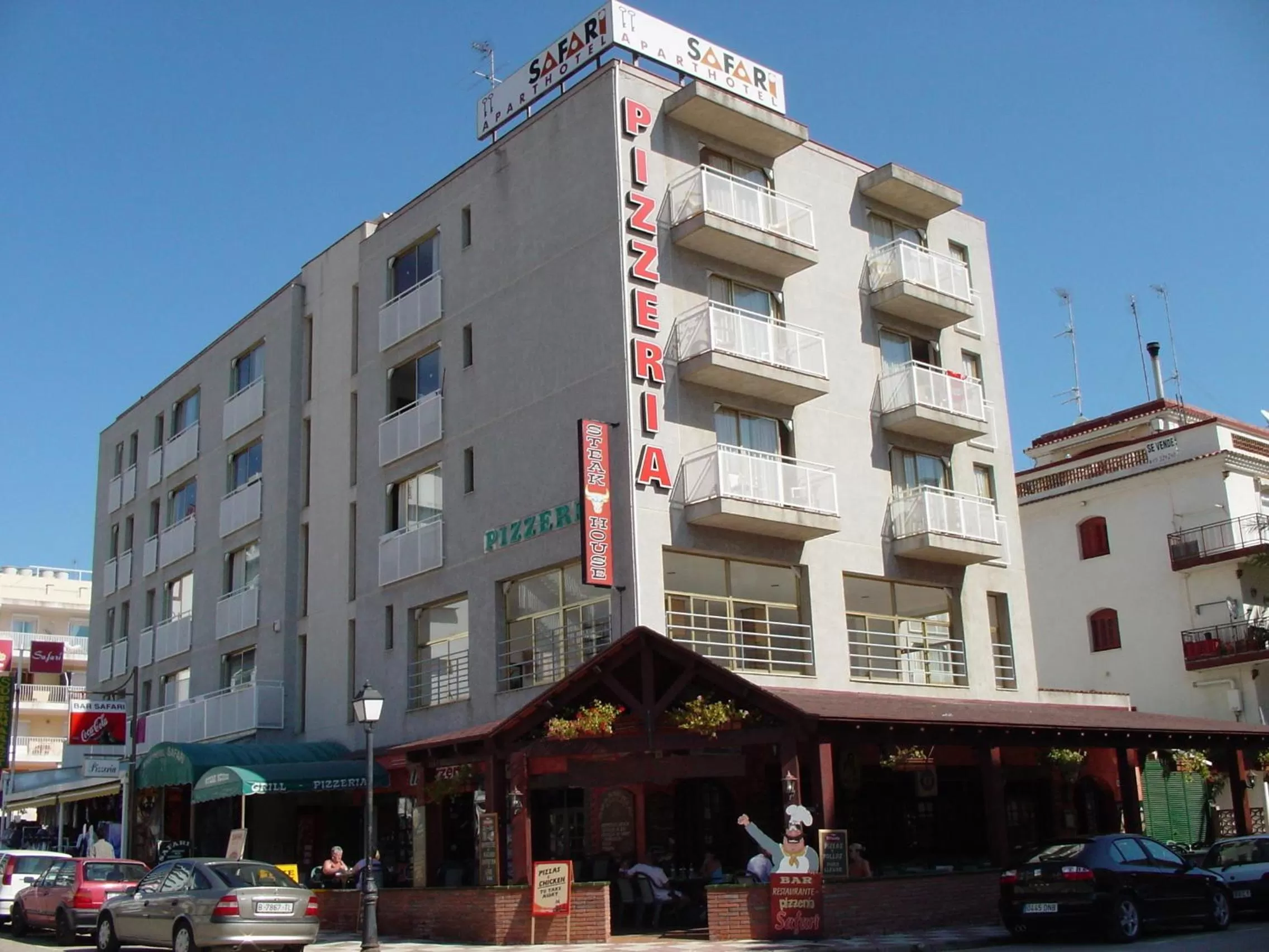 Facade/entrance in Aparthotel Safari