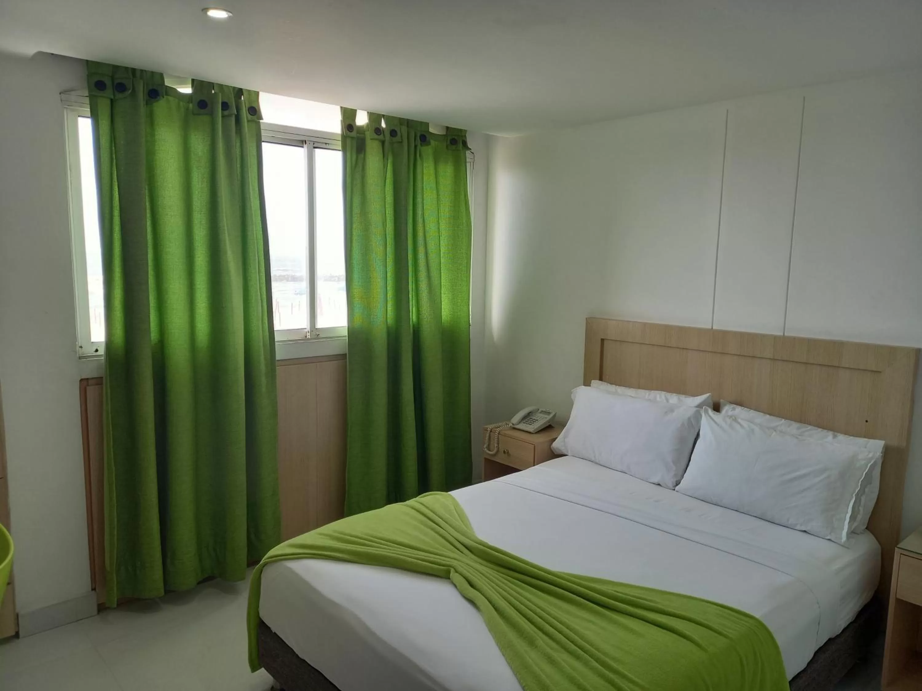 Deluxe Double Room with Sea View in Hotel Isla Capri