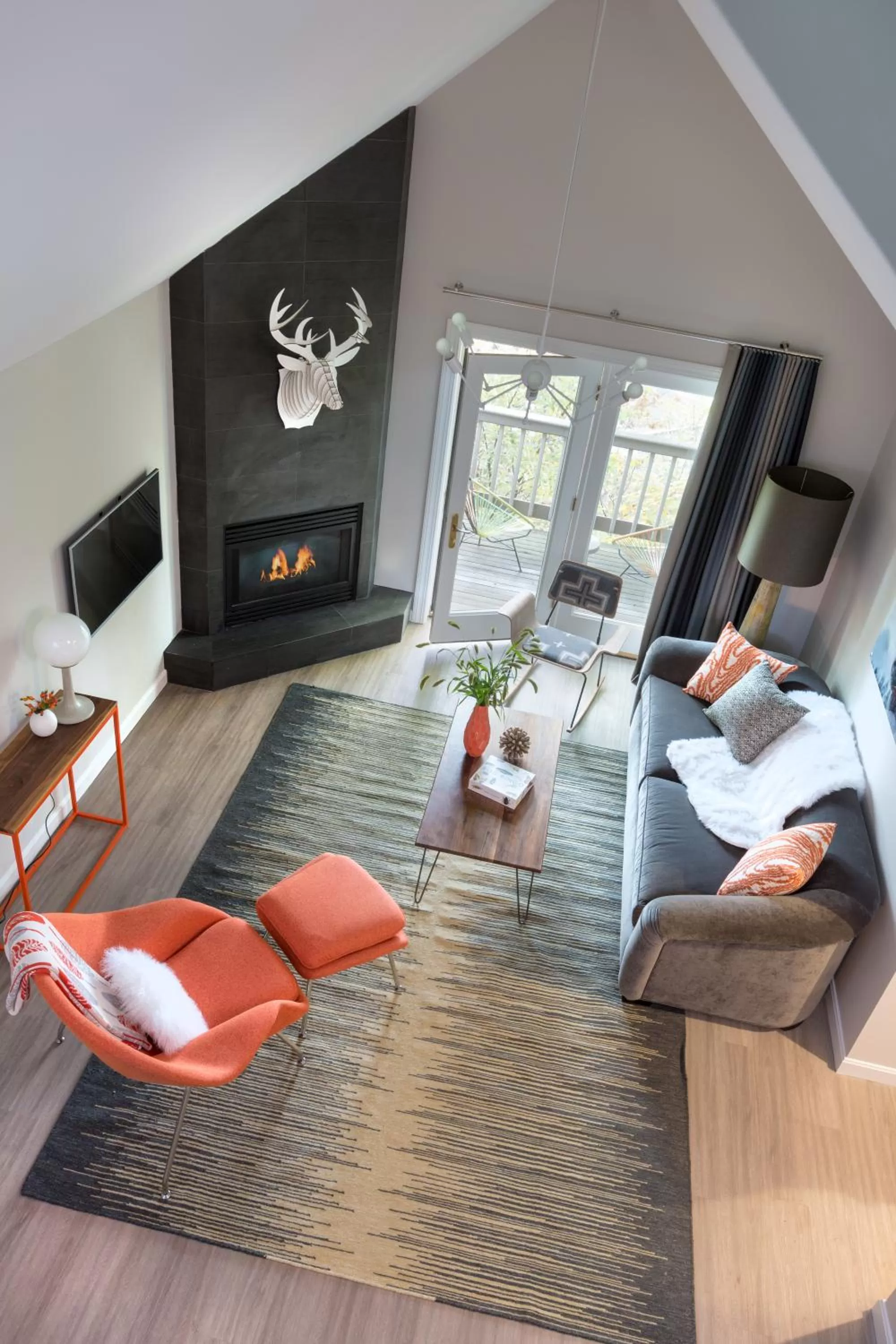 Living room in Field Guide Lodge