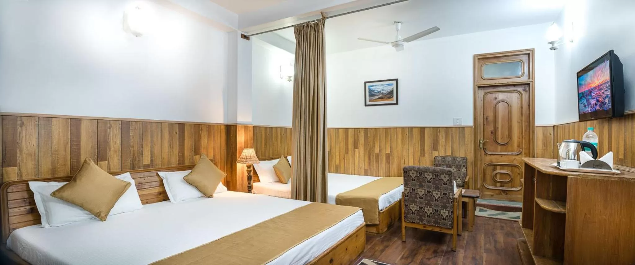 Family Room with Balcony in Hotel Kullu Valley