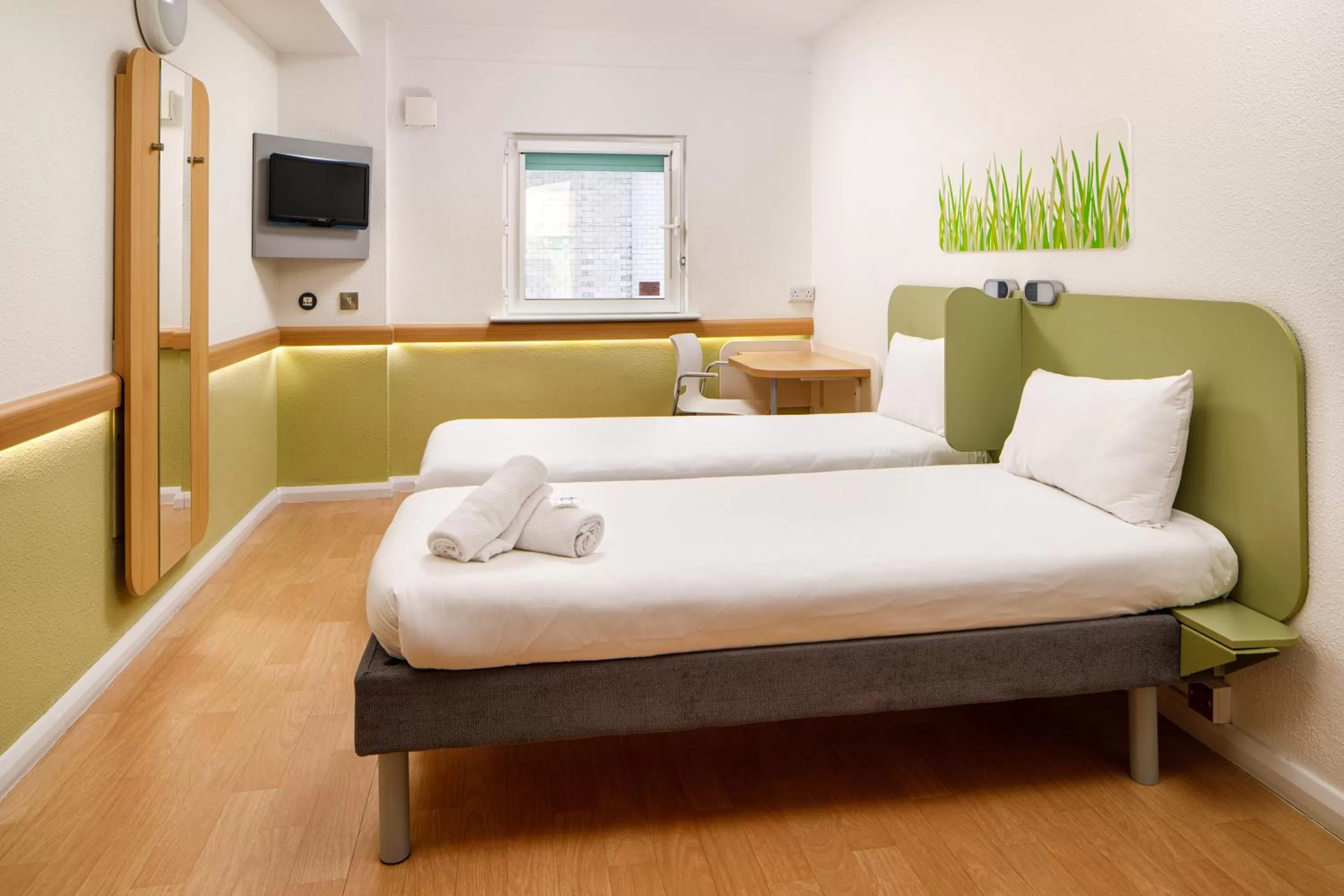 Bed in ibis budget Cardiff Centre