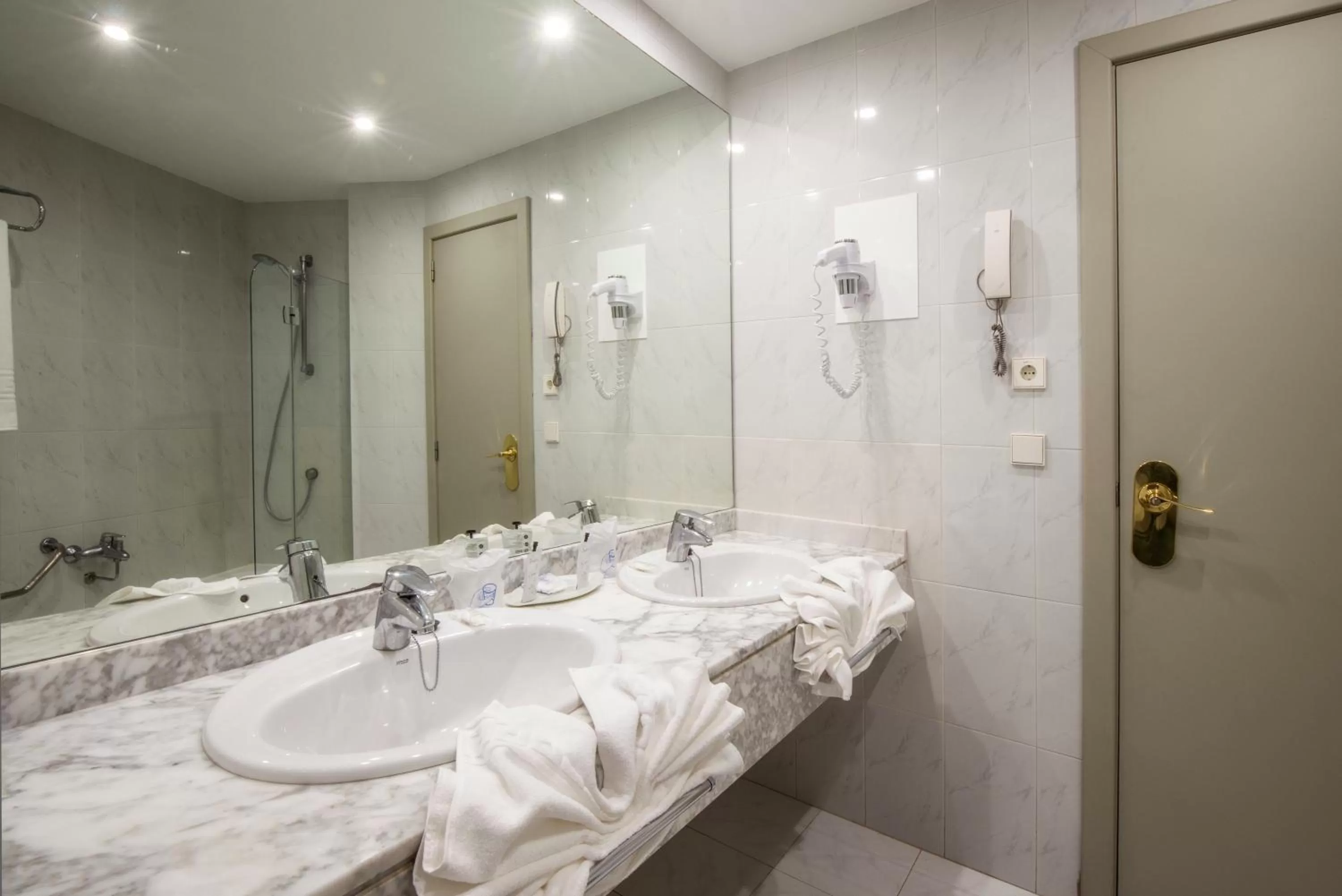 Double or Twin Room in Beatriz Costa & Spa