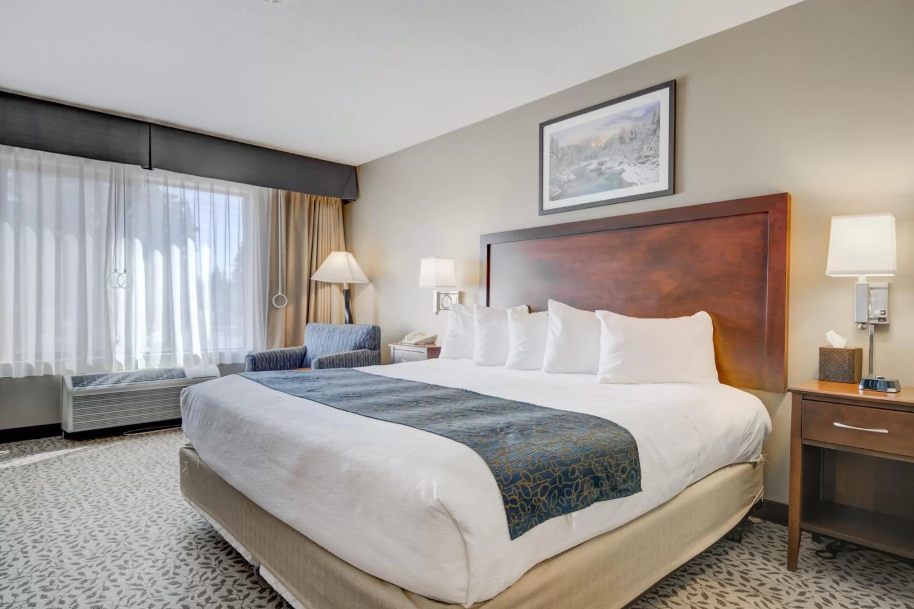 King Room with Accessible Tub - Accessible/Non-Smoking in The Pine Lodge on Whitefish River, Ascend Hotel Collection