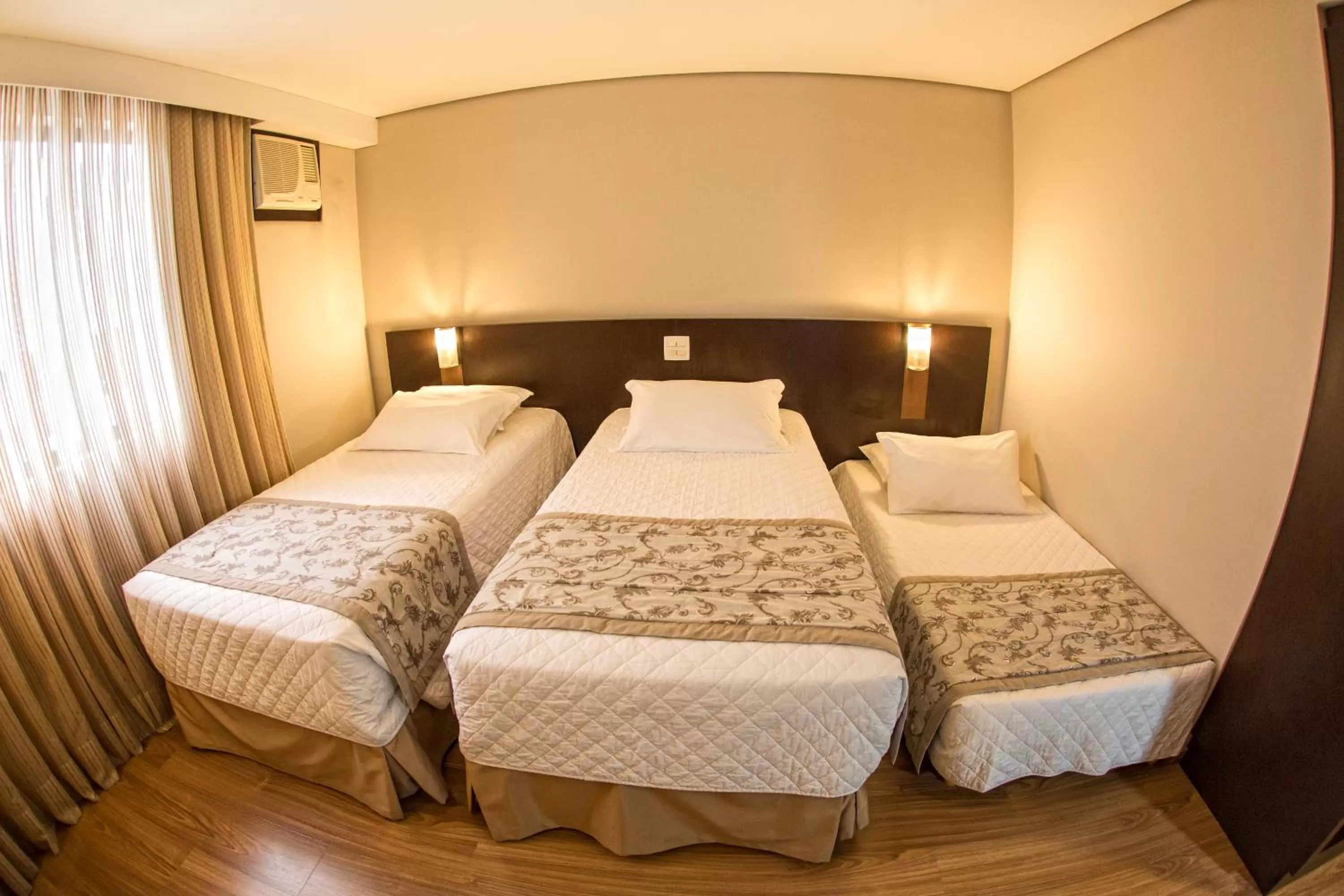 Executive Triple Room in Hotel Campo Largo Comfort
