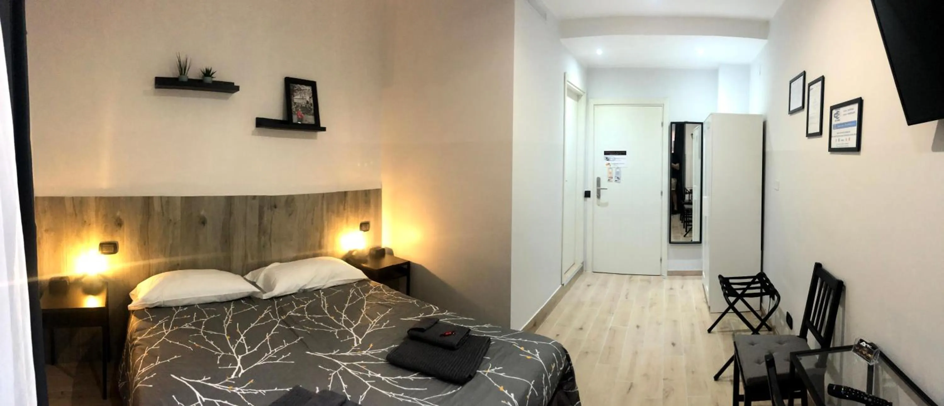Double Room with Private Bathroom in Avec Moi Roma
