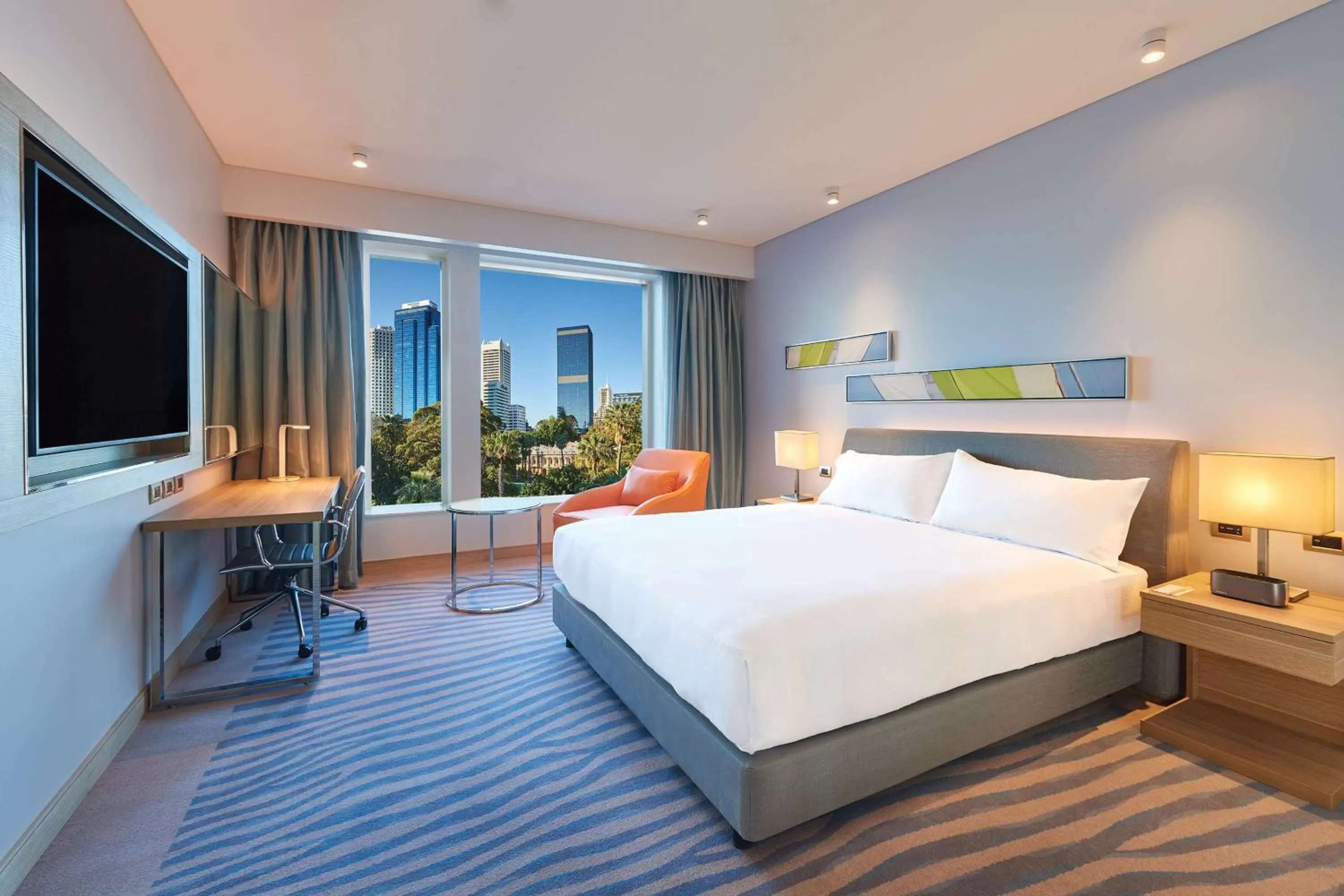 King Guest Room in Doubletree By Hilton Perth Waterfront