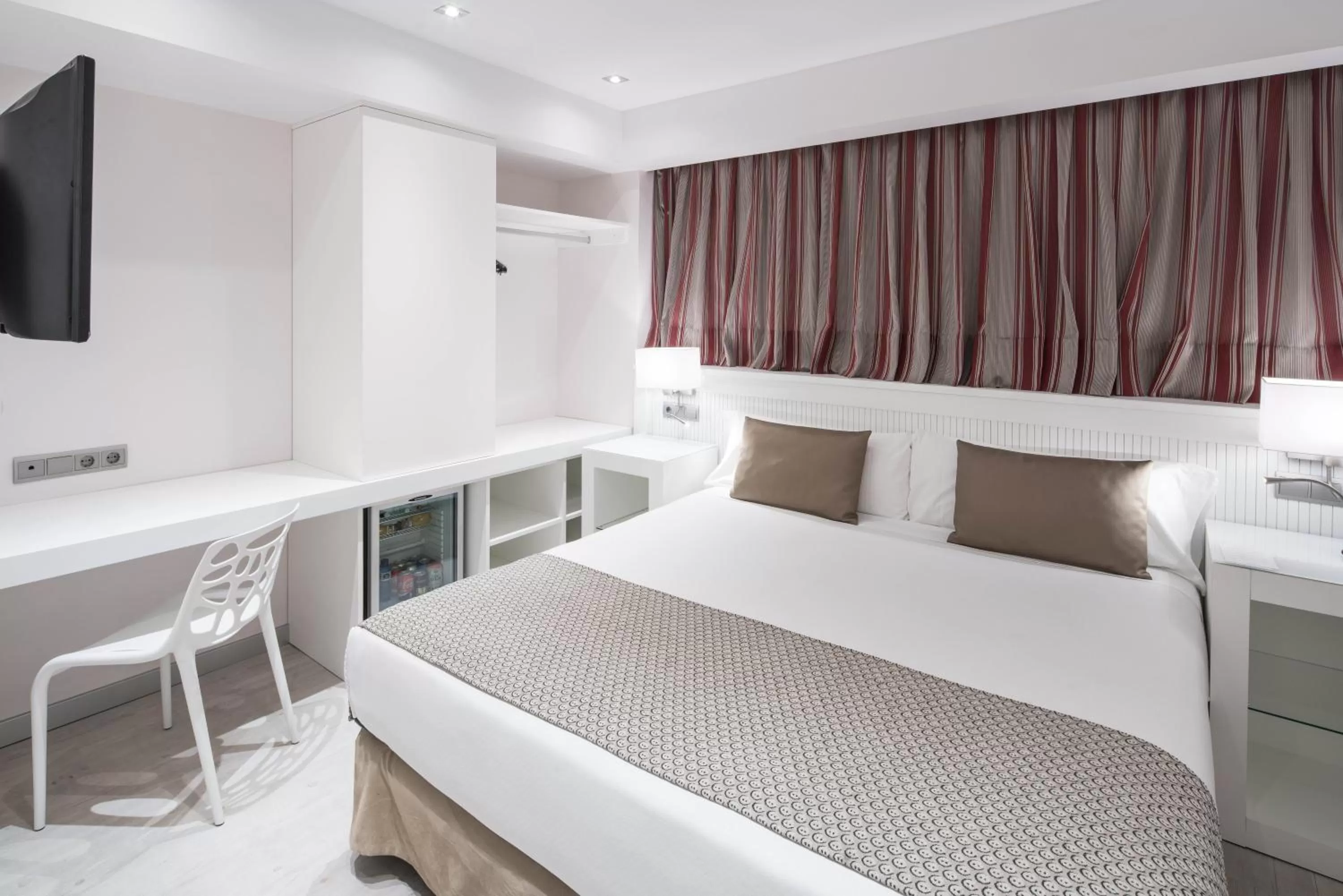 Double or Twin Room in Catalonia Roma