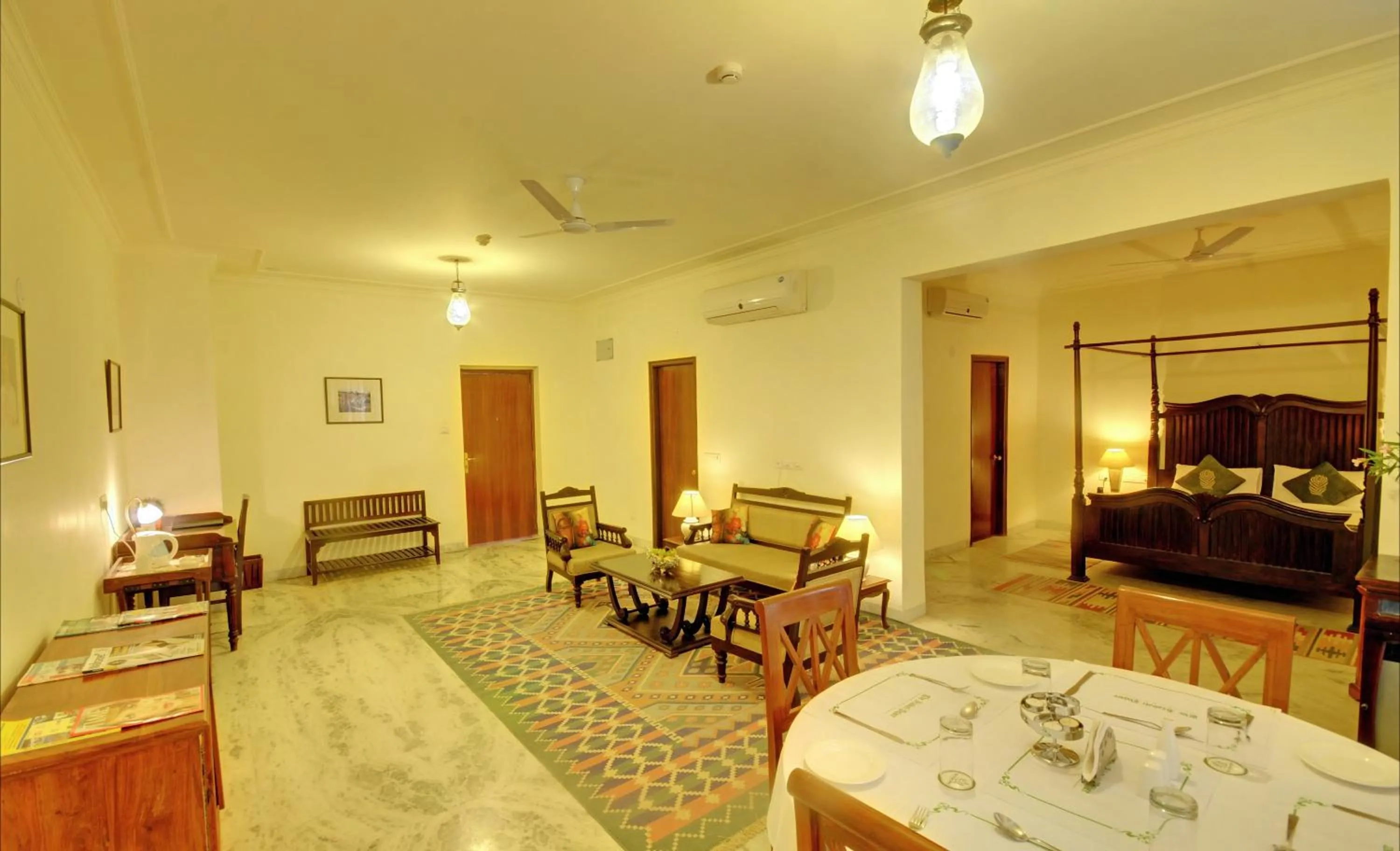 Deluxe King Suite in The Hadoti Palace, Bundi