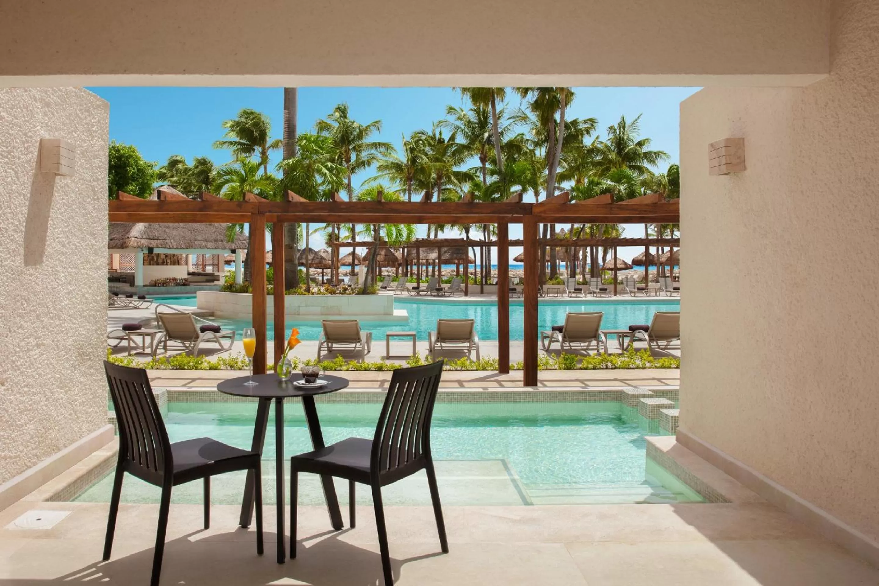 Preferred Club Swim Out Double (DXDSO) in Dreams Aventuras Riviera Maya - All Inclusive