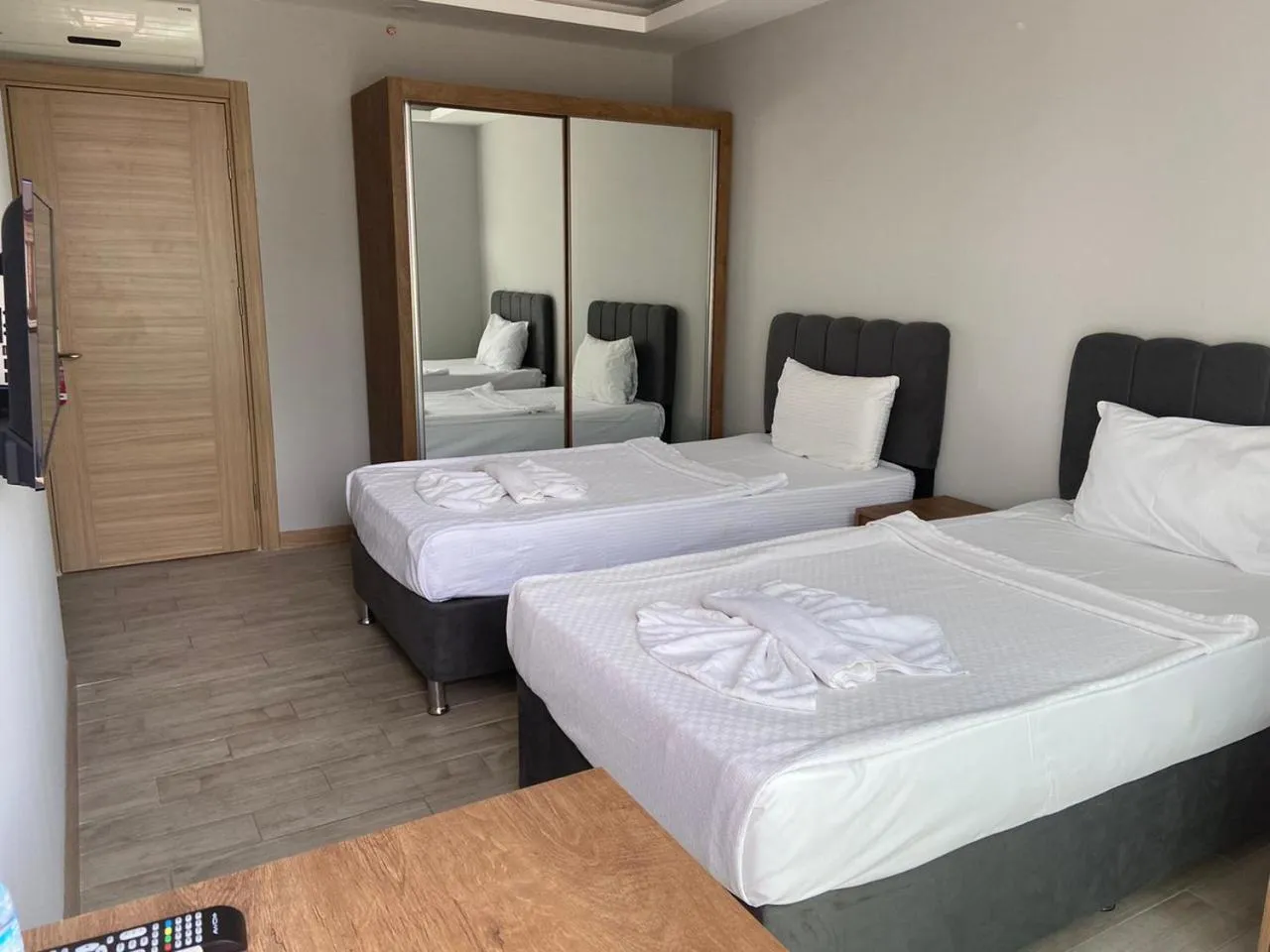 Standard Twin Room in Zeynel Hotel