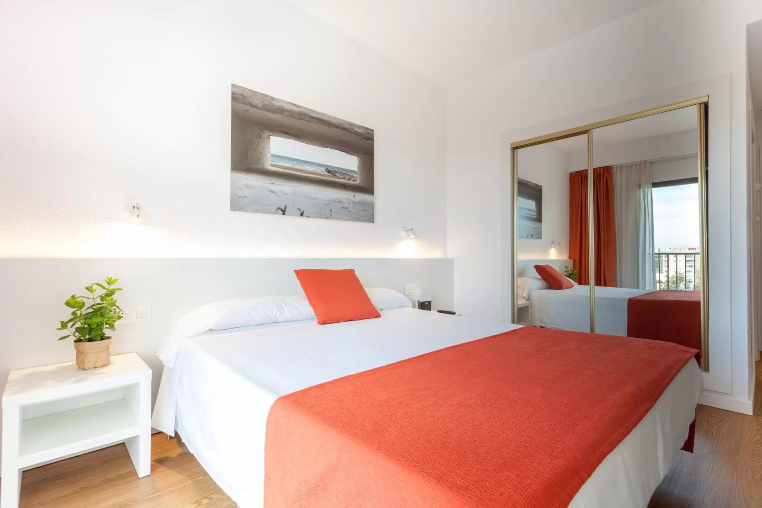 Single Room in Intur Orange