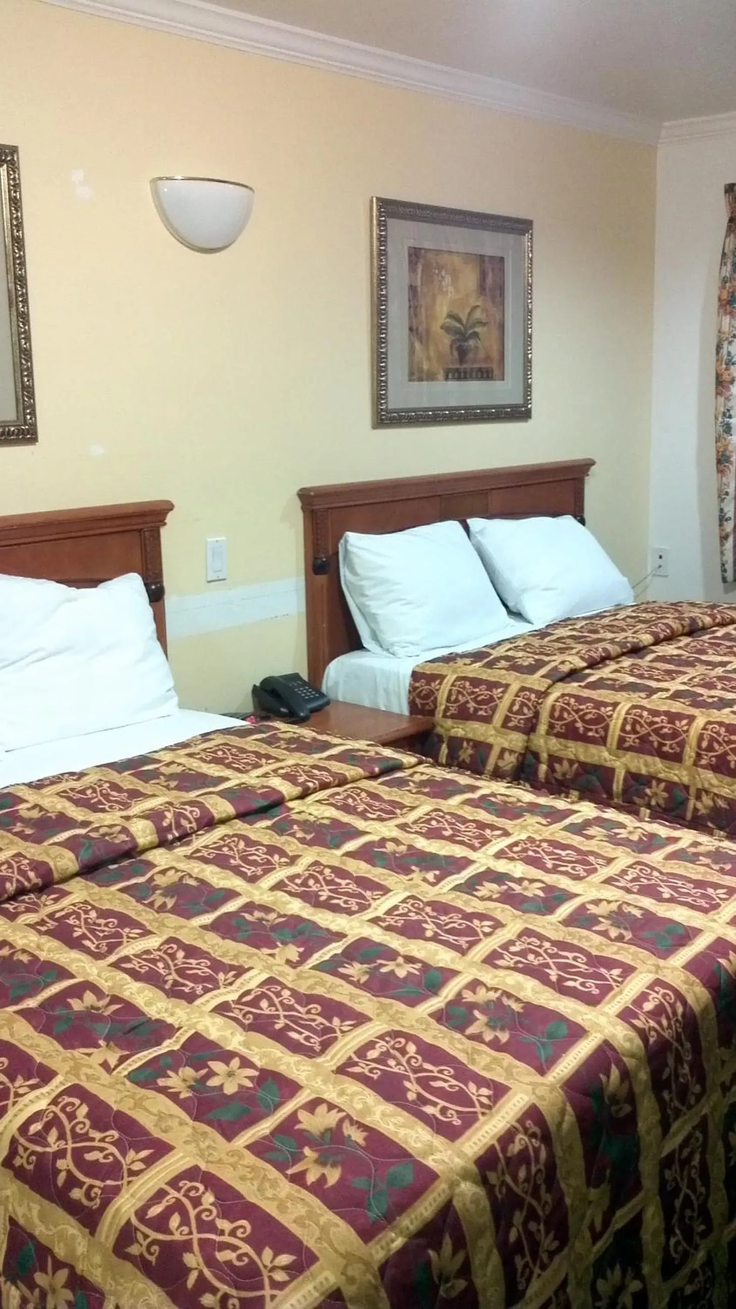 Double Room with Two Double Beds in Tower Motel Long Beach