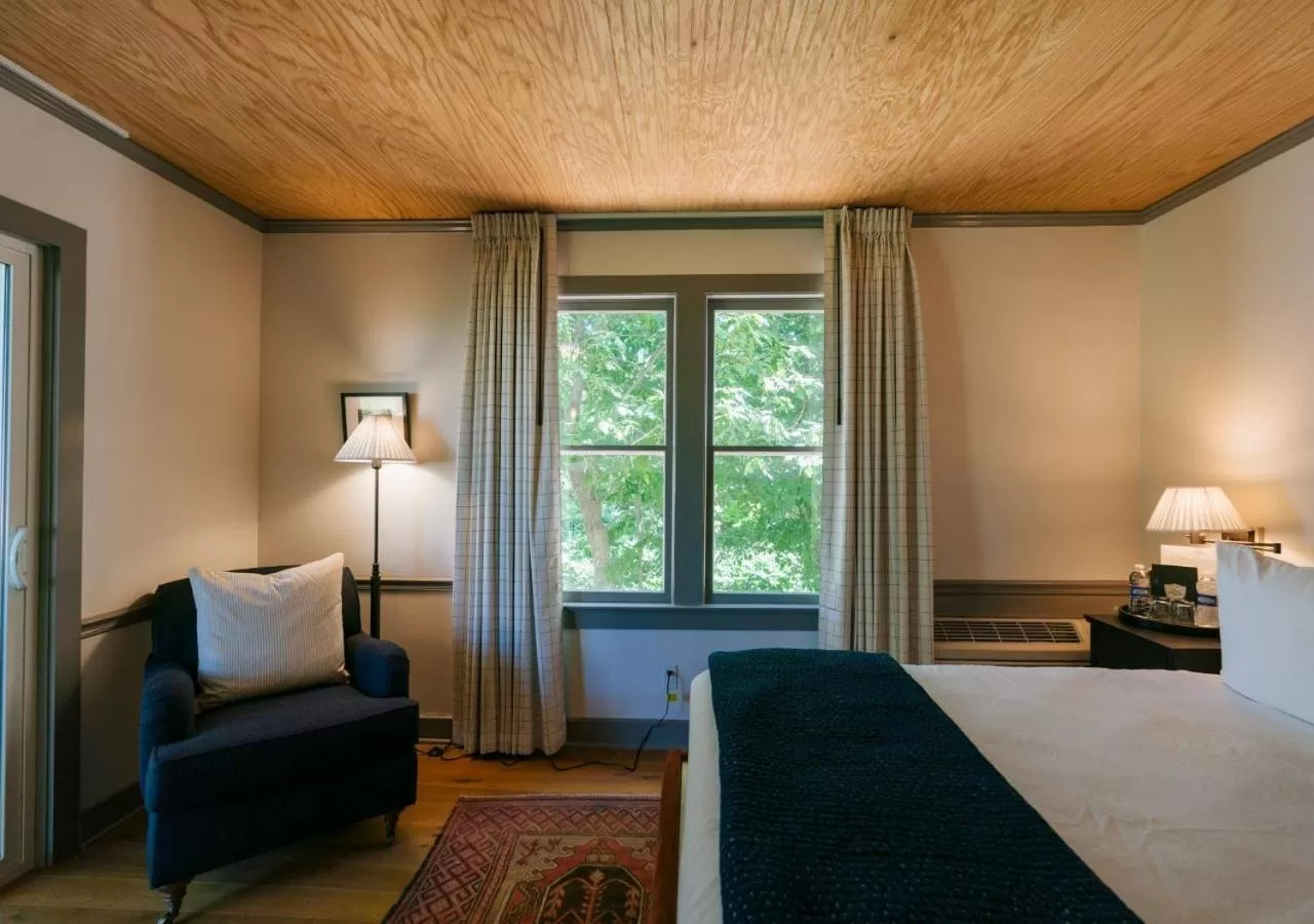 Streamside View Queen w/Balcony in Wylder Windham