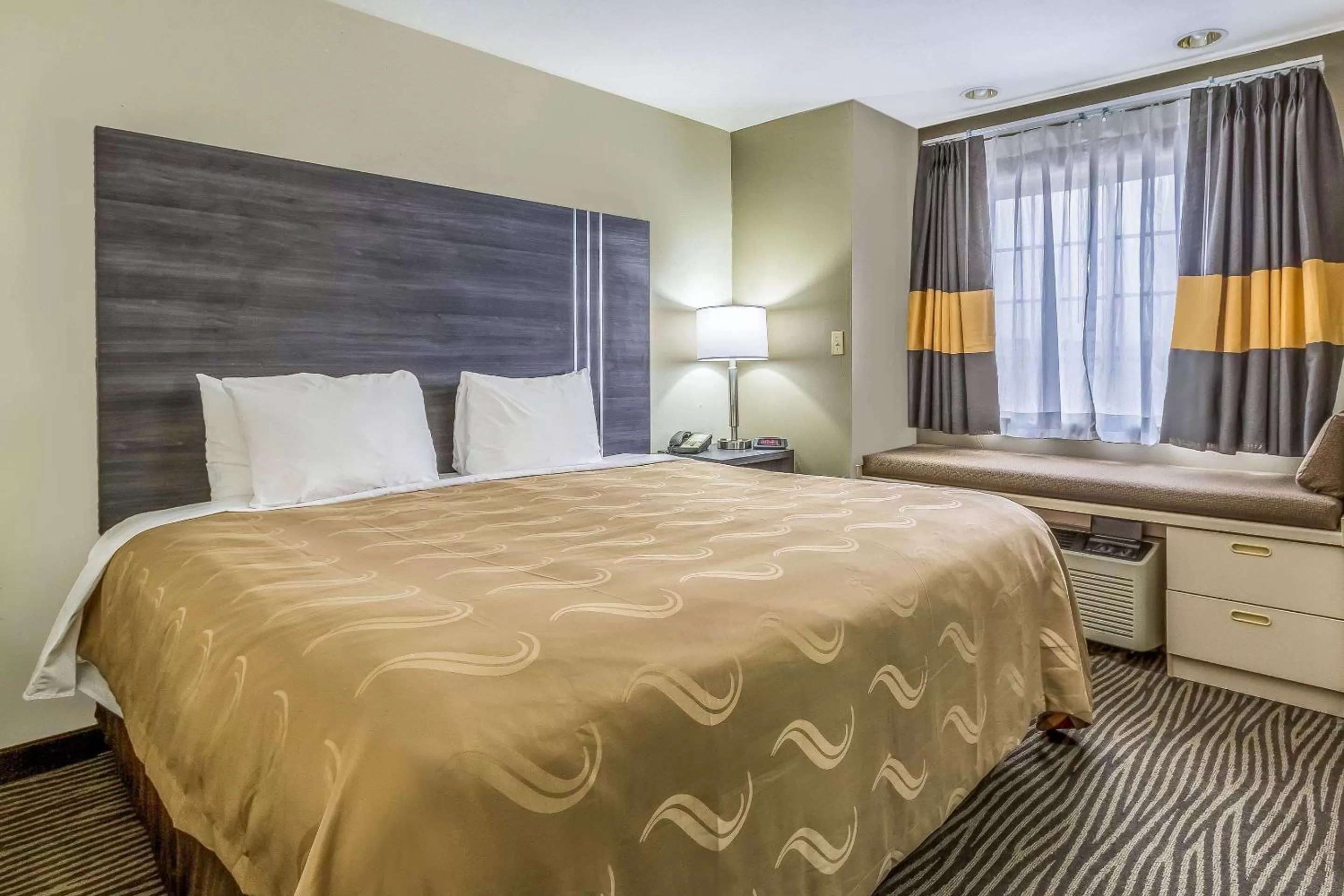 King Room in Quality Inn & Suites North Lima - Boardman