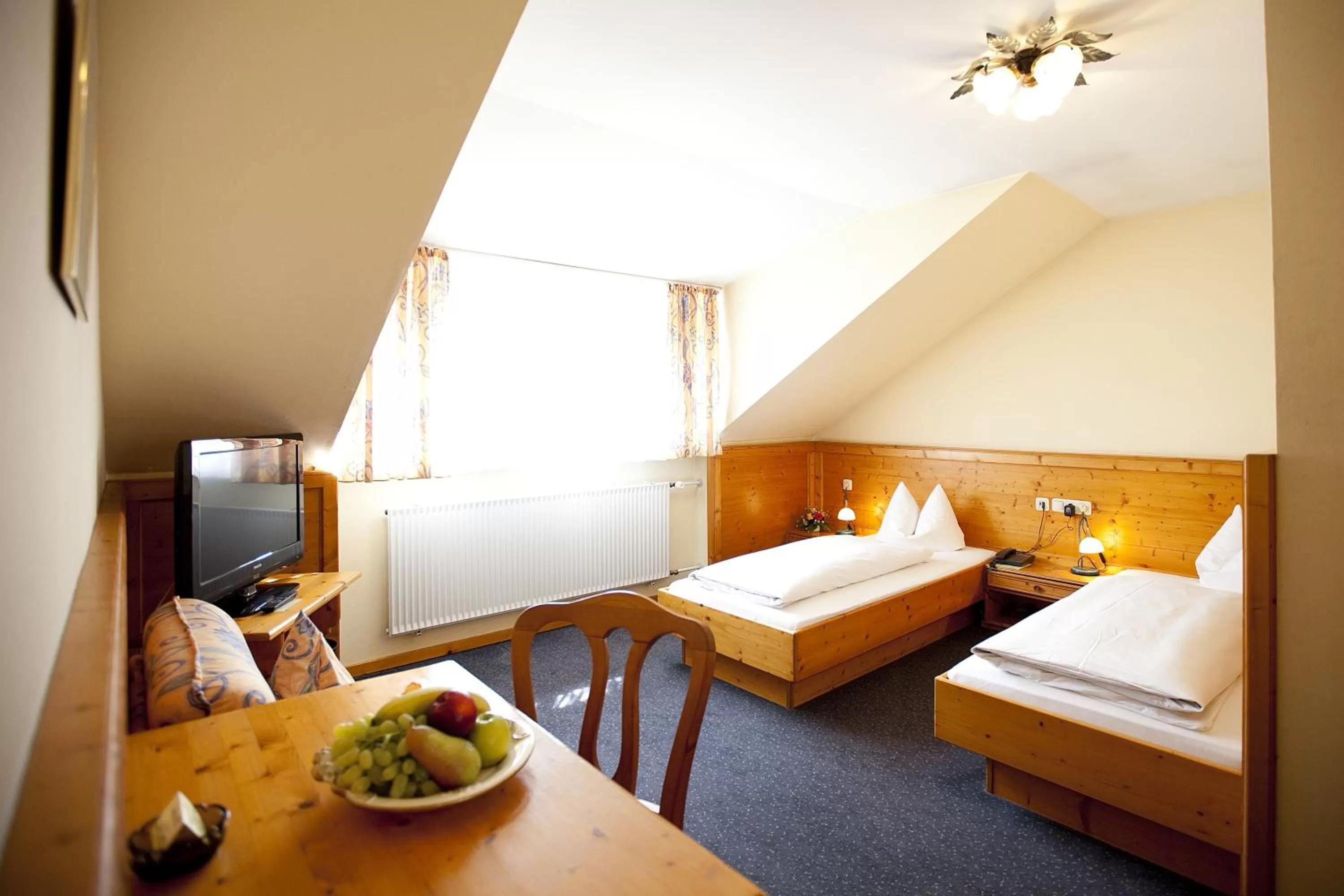 Standard Twin Room in Hotel Schäfflerwirt