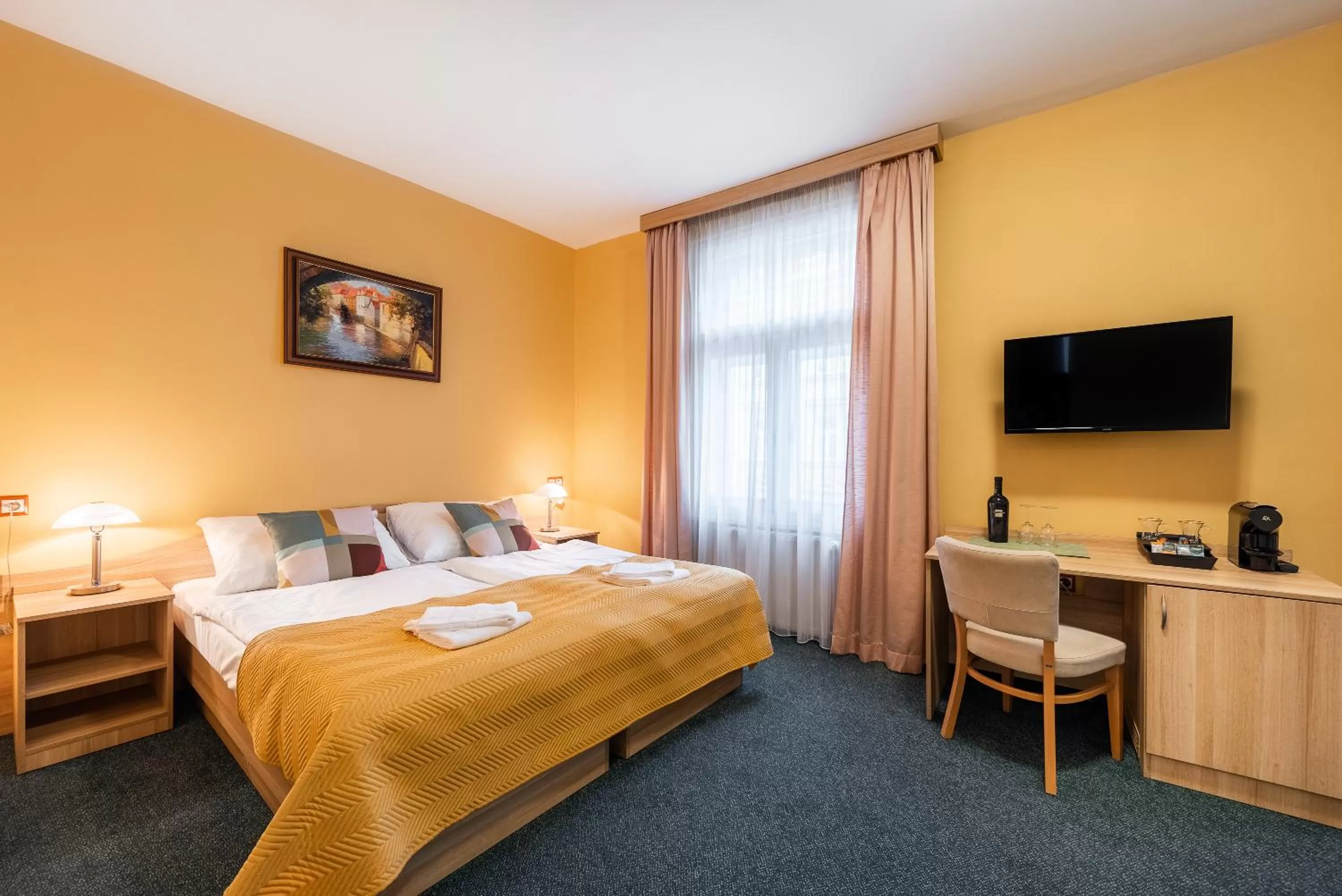 Deluxe Double Room with Extra Bed in Hotel Libero