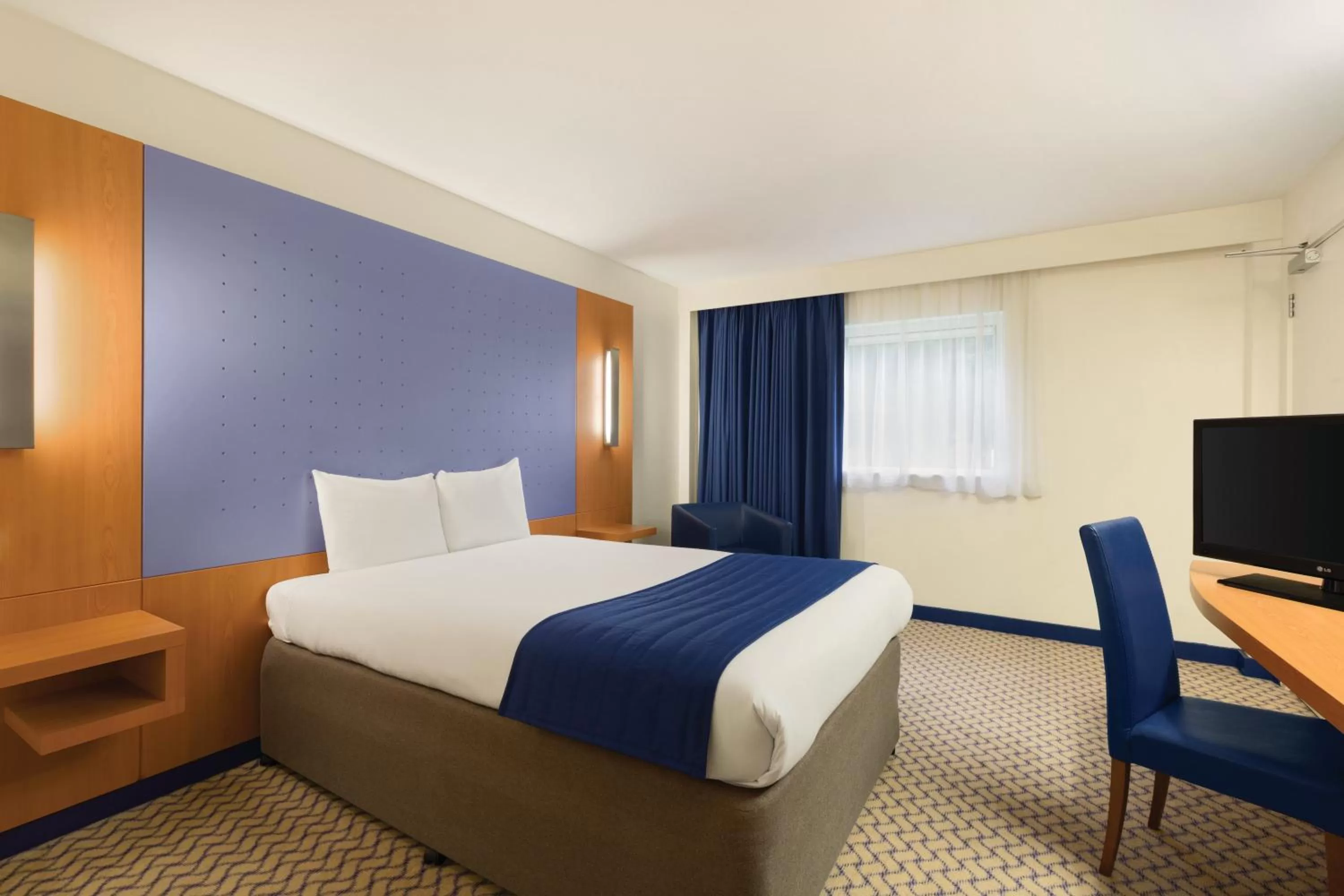 Double Room - Disability Access in Ramada London North