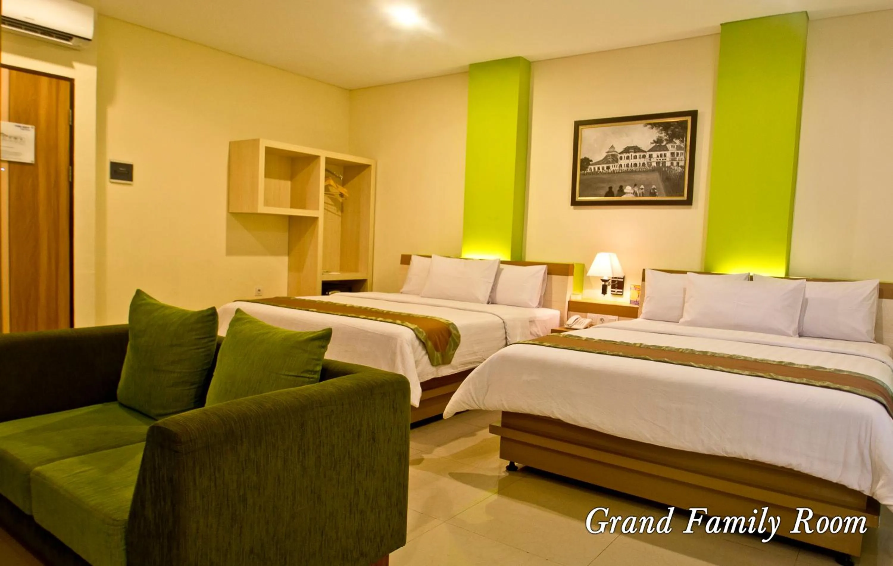 Family Room in De Batara Hotel