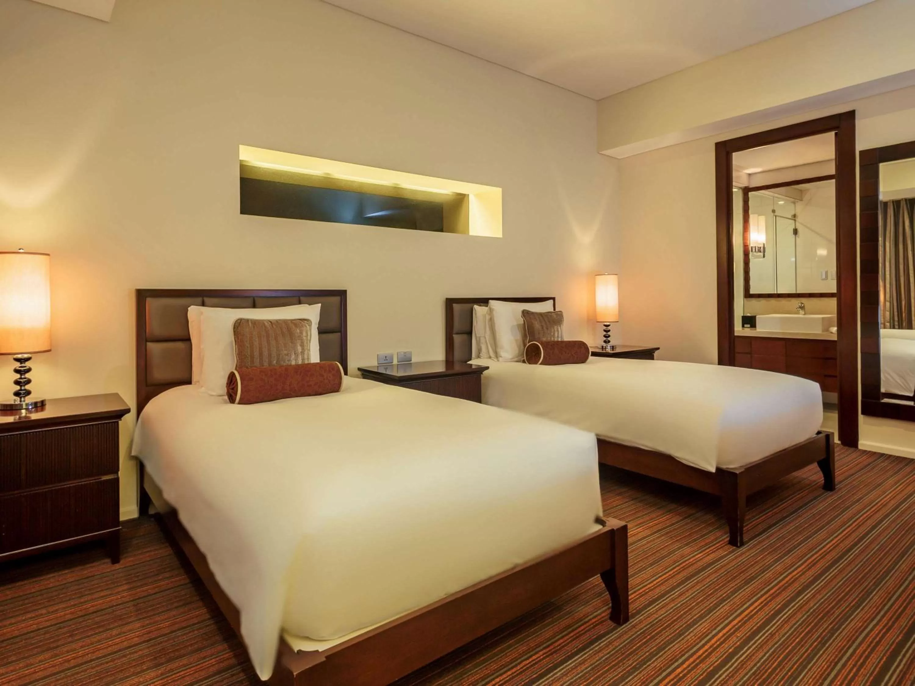 One-Bedroom Executive Twin Suite in Joy Nostalg Hotel and Suites Manila Managed by The Ascott Limited
