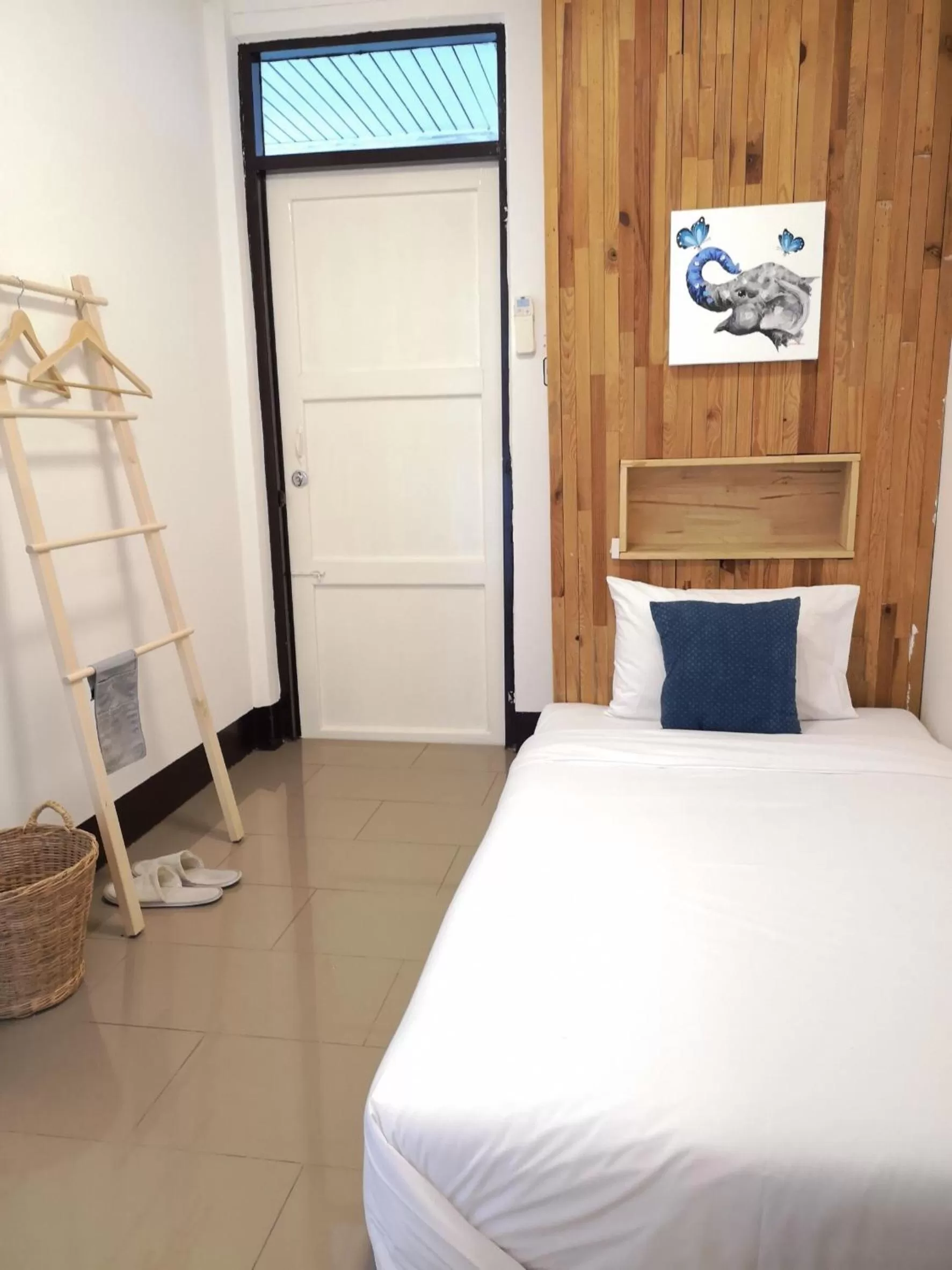 Economy Single Room in Cozy by Funwahn