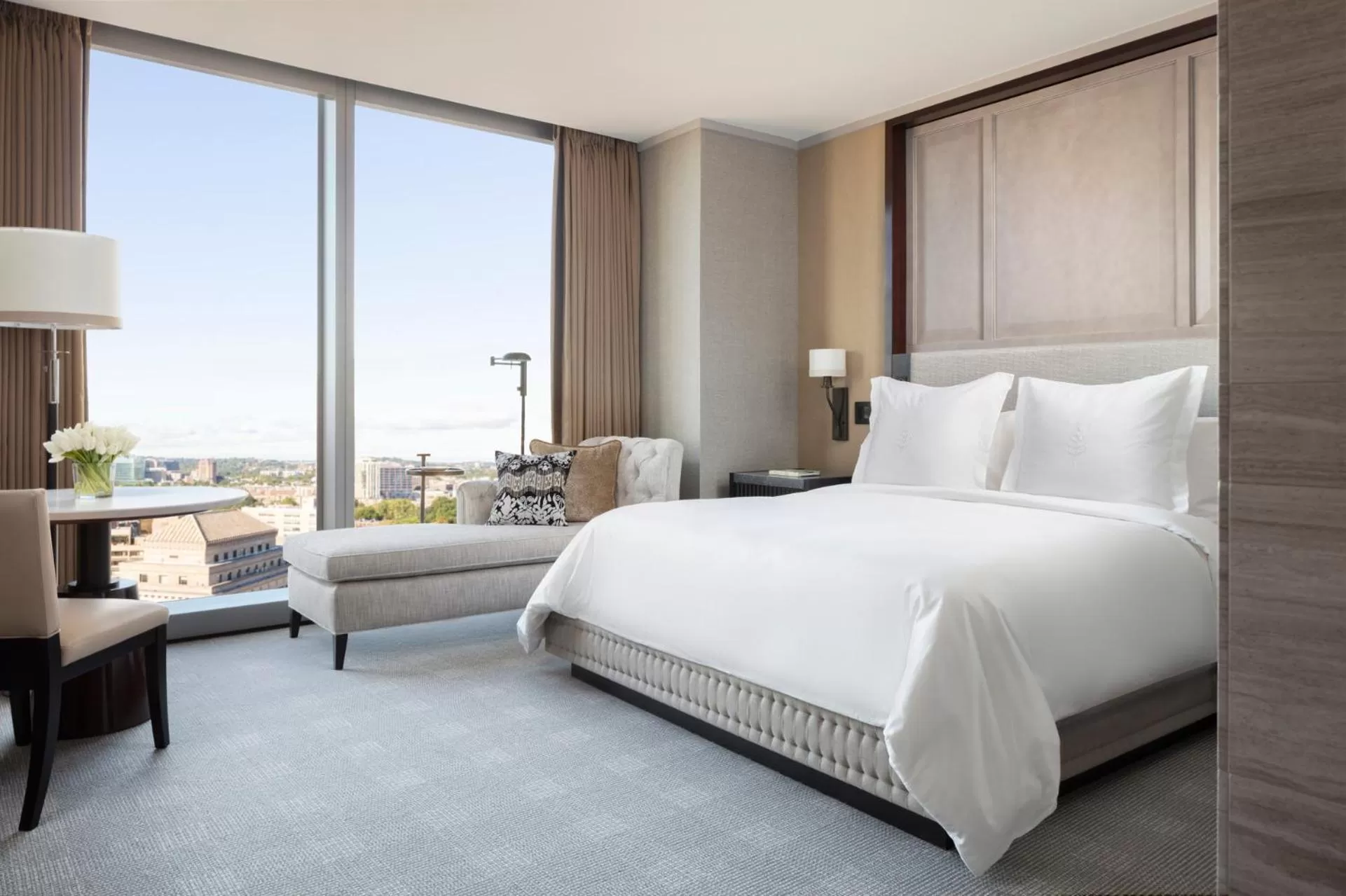 Deluxe King Room - Accessible  in Four Seasons Hotel One Dalton Street, Boston