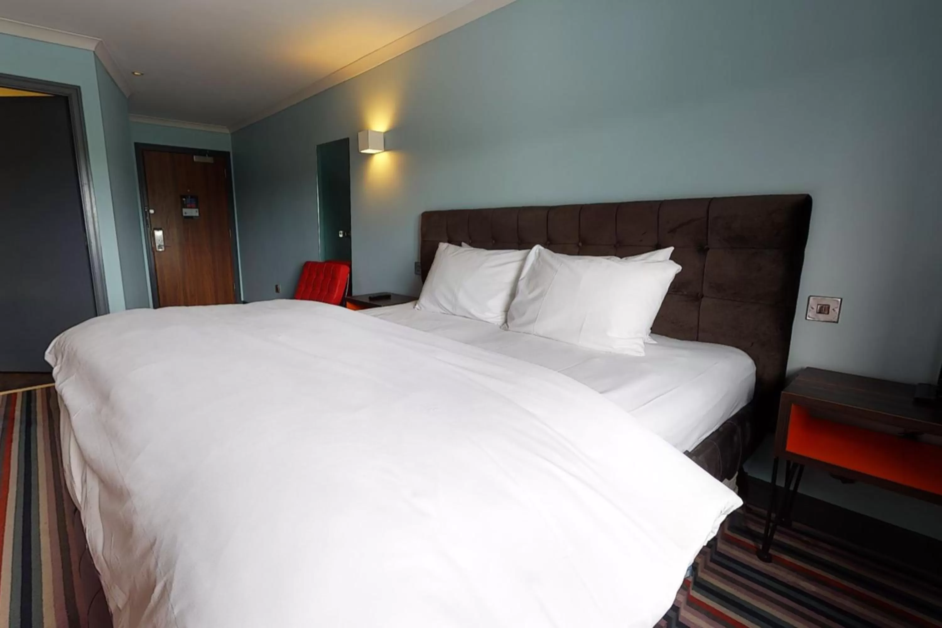 Club Room (FREE GYM & POOL ACCESS) in Village Hotel Newcastle