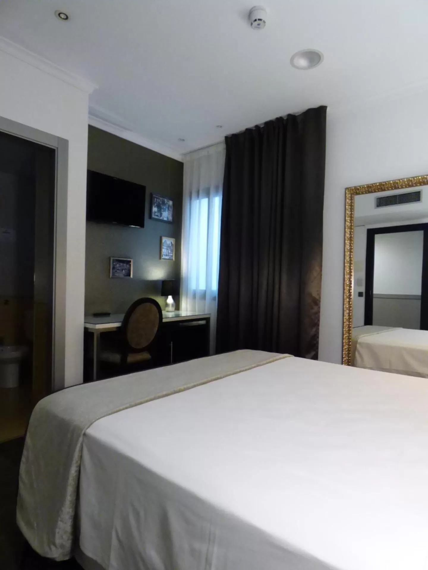 Bed in Moderno