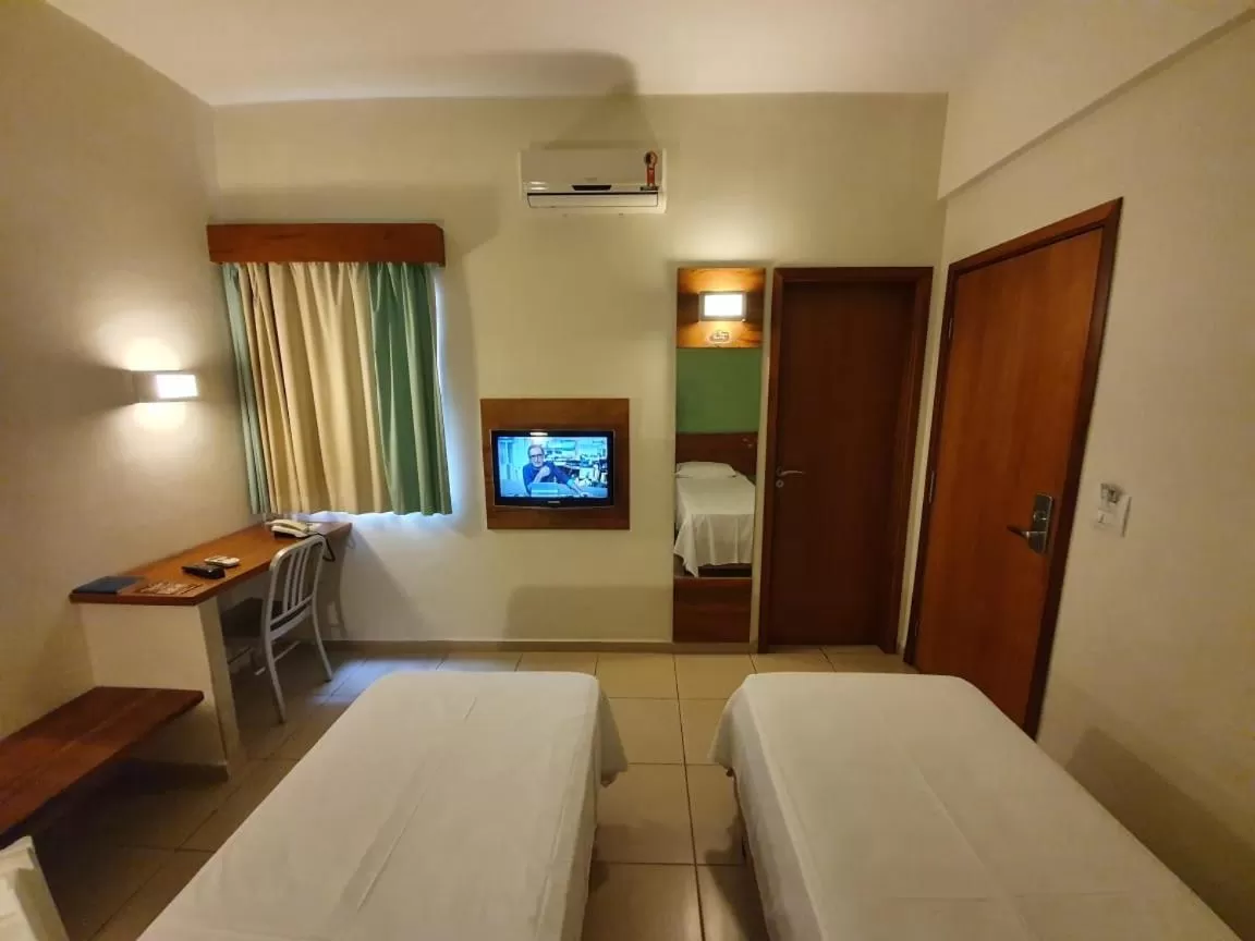 Twin Room with 2 twin bed in Meu Hotel Garça