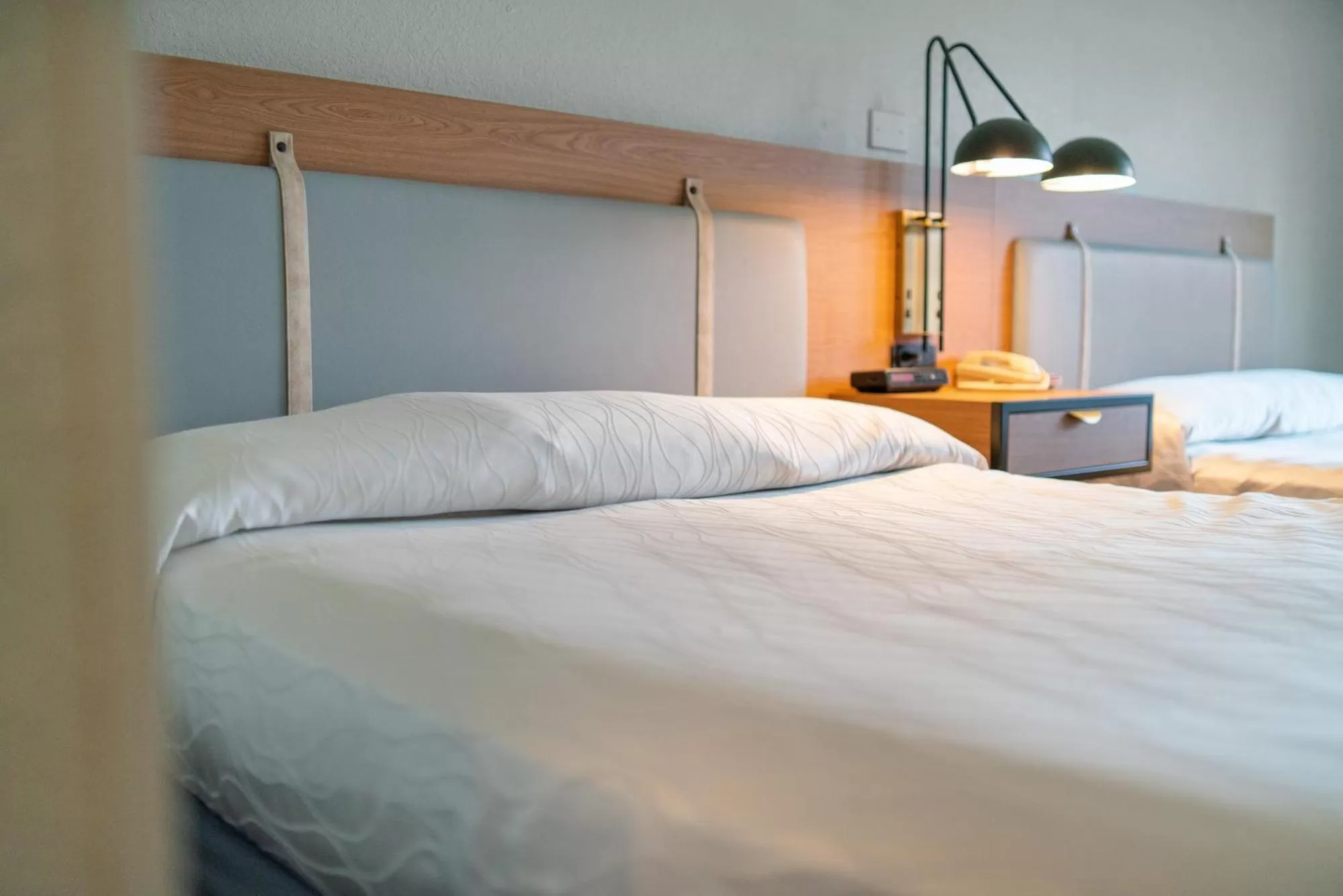 Queen Room with Two Queen Beds - Non-Smoking in Garibaldi Inn at the Bay