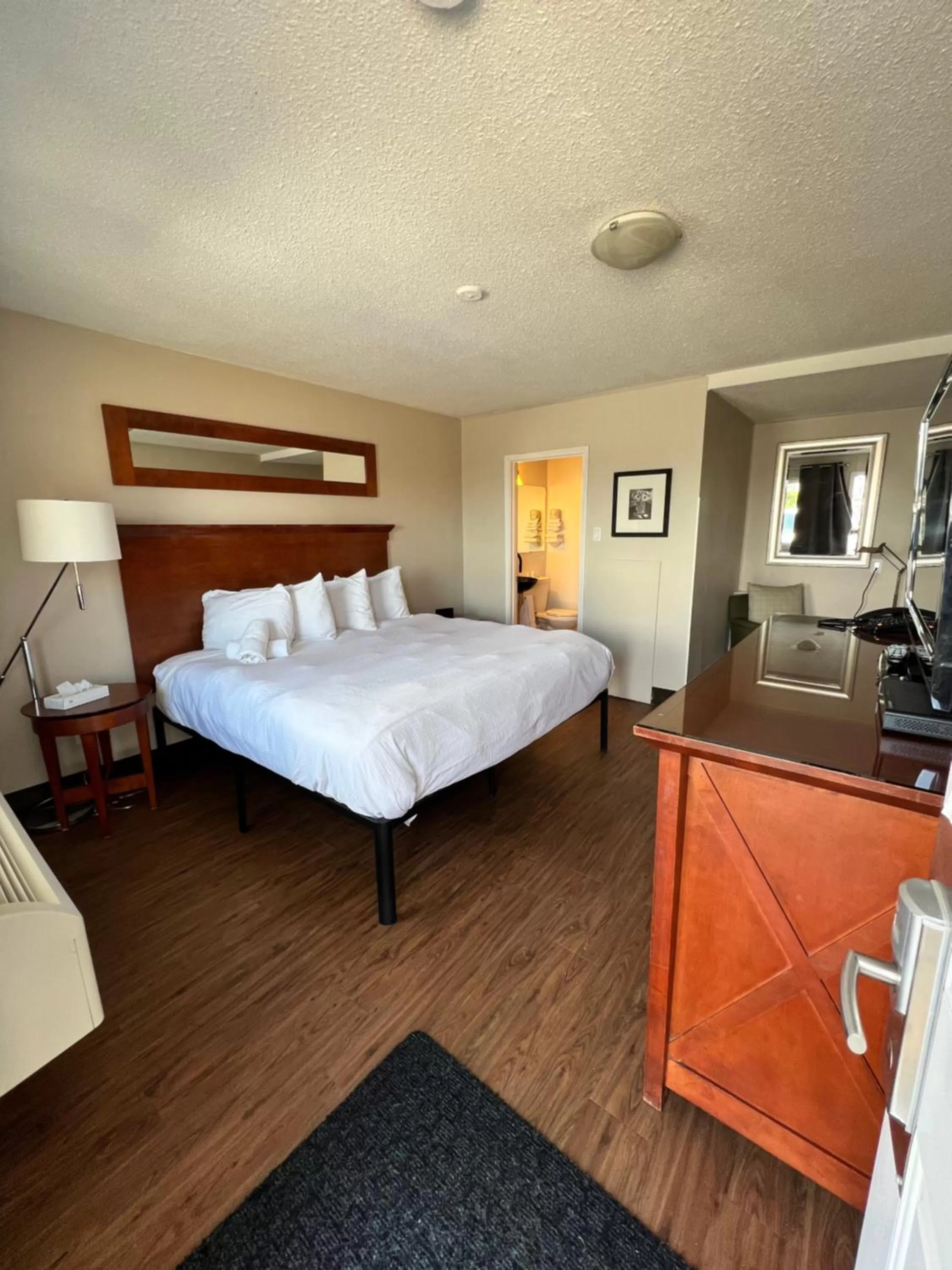 King Room - Non-Smoking in Thriftlodge Saskatoon