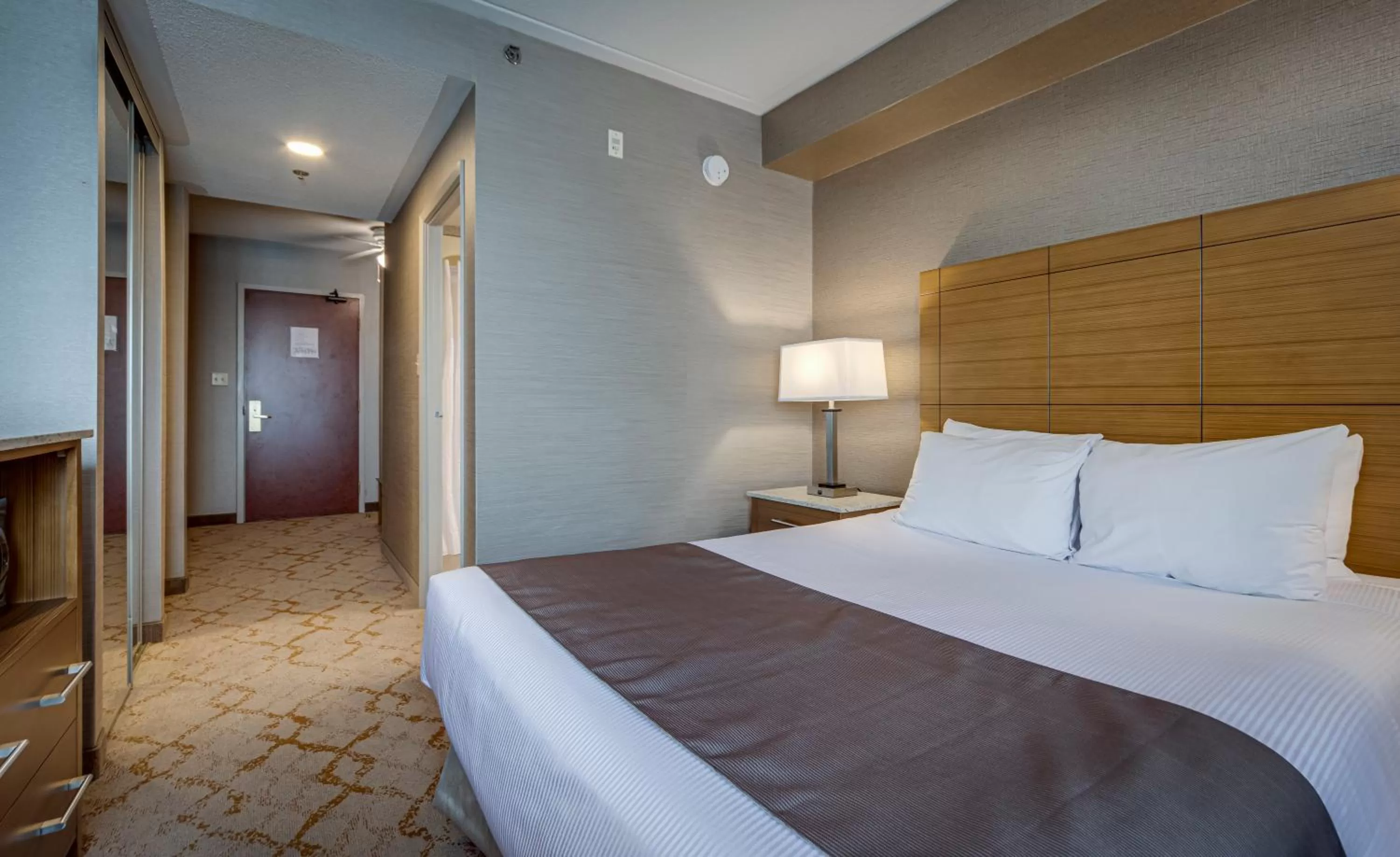 King Suite with Sofa Bed in Monte Carlo Inn Vaughan Suites