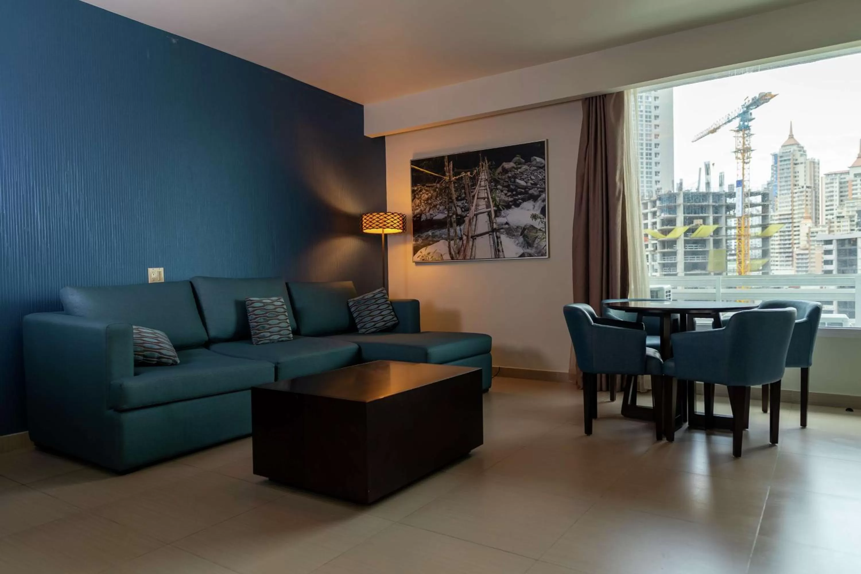 King Suite in Hampton by Hilton Panama