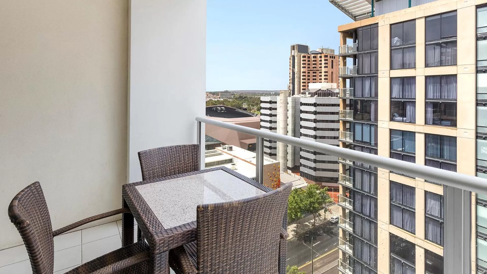 Executive One-Bedroom Apartment in Oaks Adelaide Embassy Suites