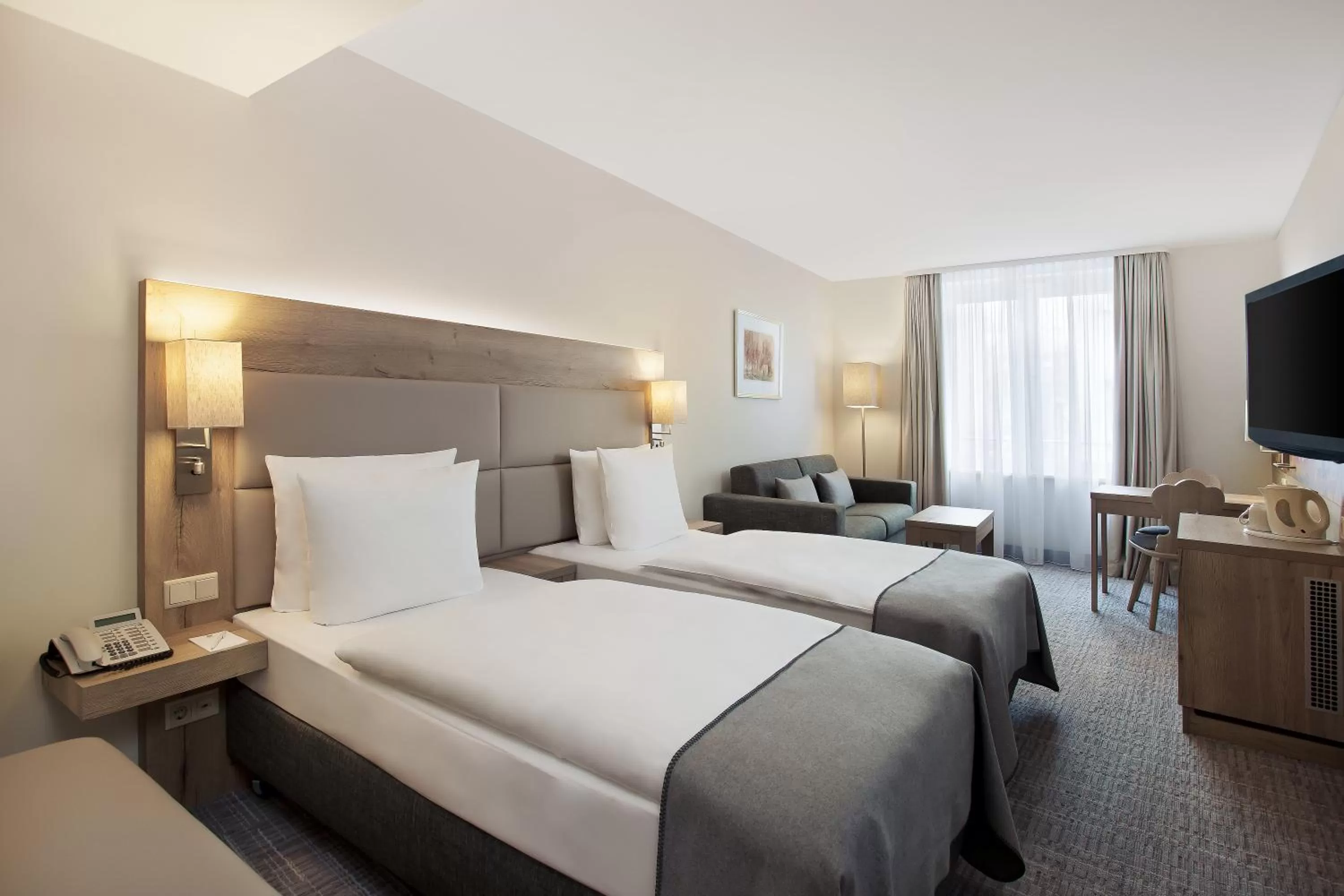 Standard Twin Room in Holiday Inn Nürnberg City Centre by IHG