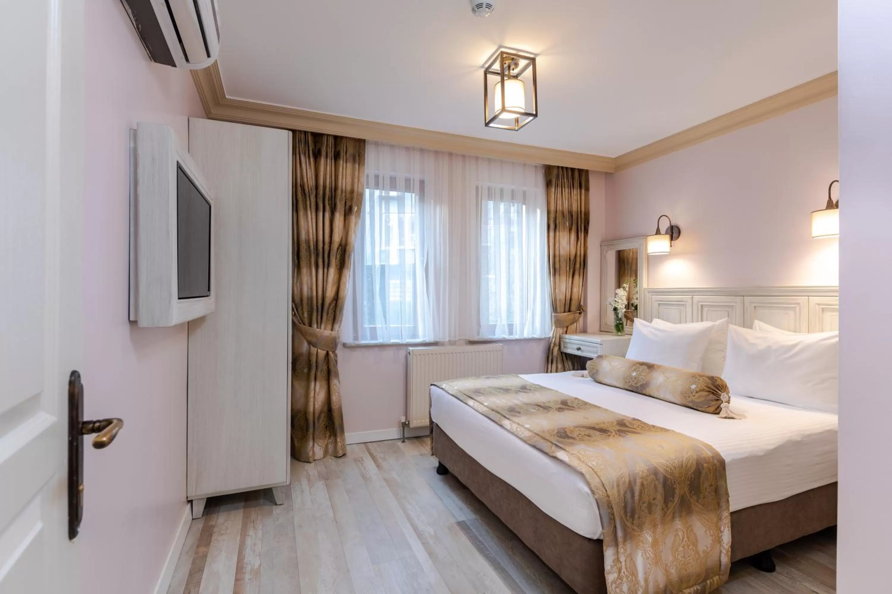 Economy Room with Private Bathroom - single occupancy in Agora Guesthouse