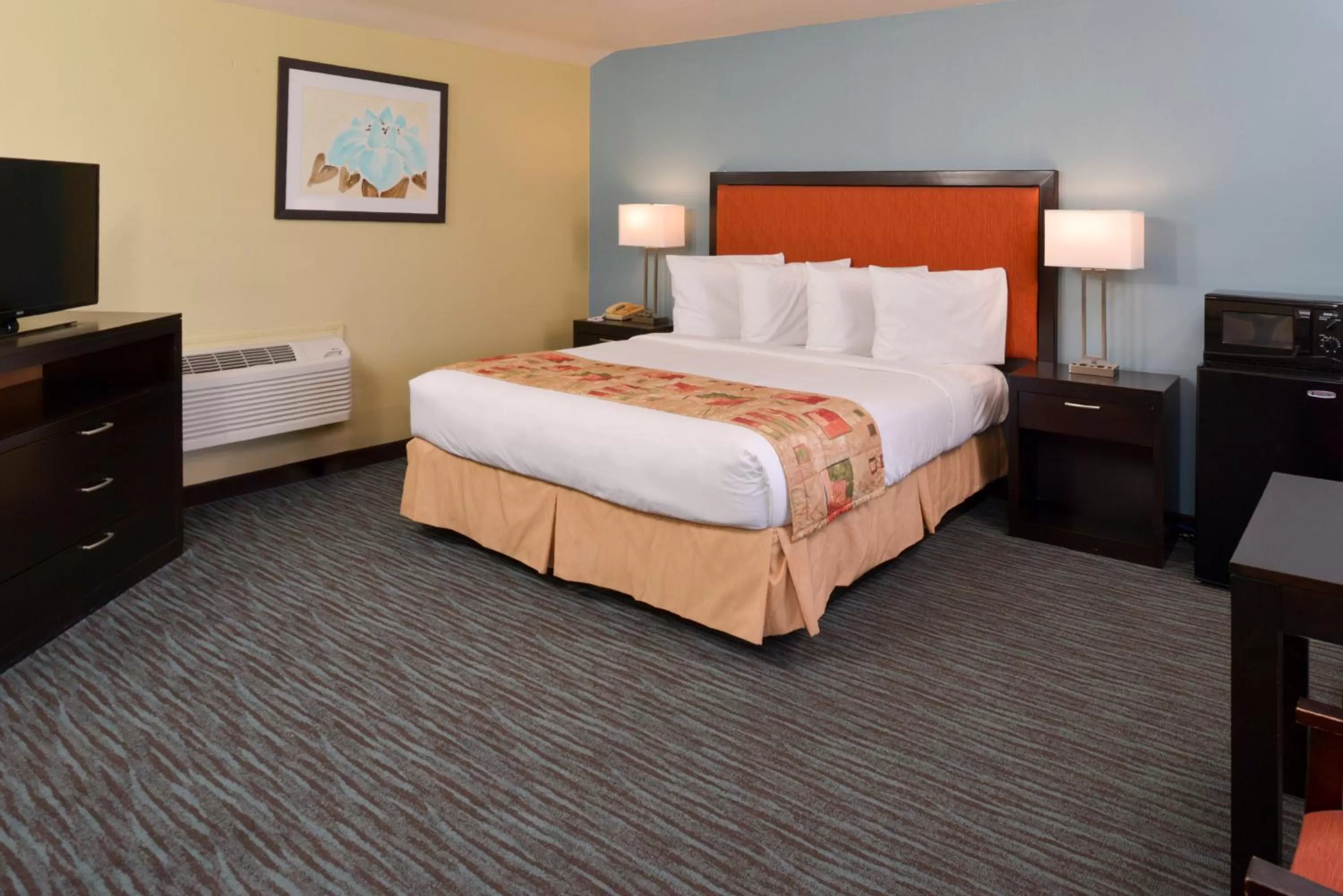 King Room in Bay View Inn - Morro Bay