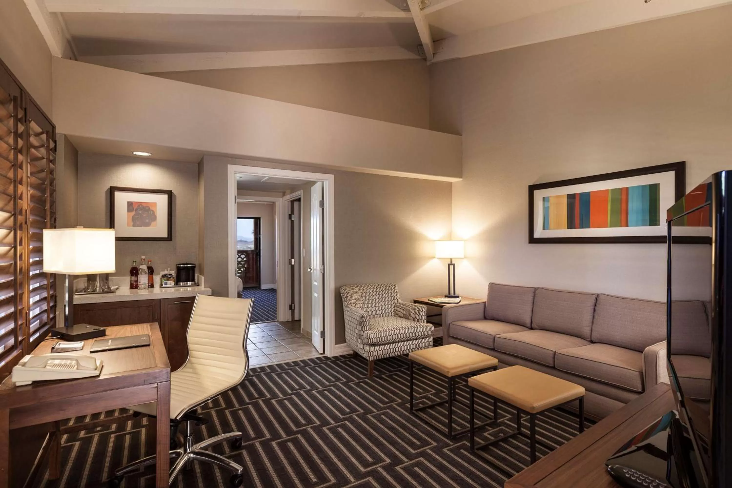 Superior King Suite in Hilton Phoenix Tapatio Cliffs Resort