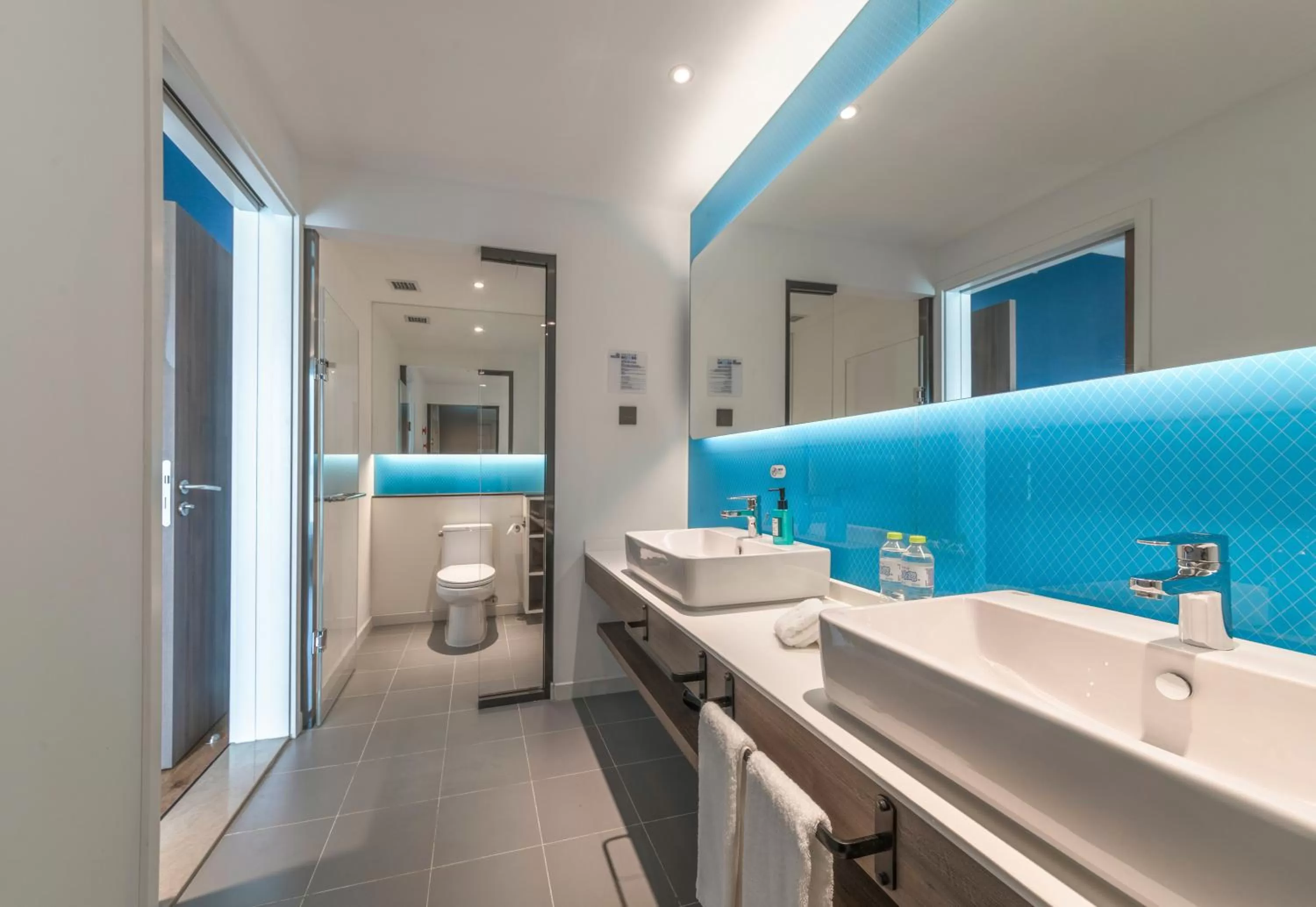 One-Bedroom Suite in Holiday Inn Express Qingdao Chengyang Central by IHG