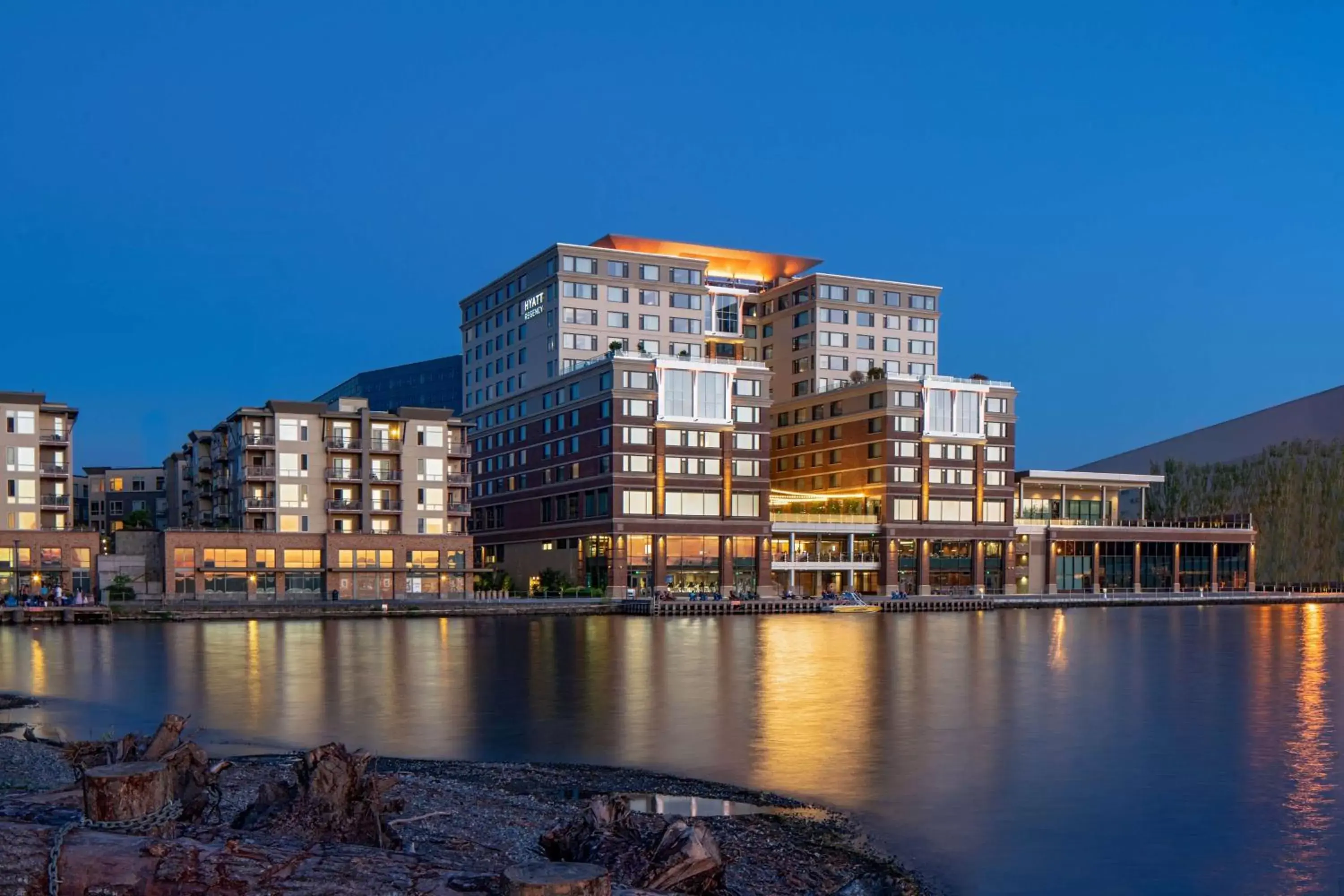 Hyatt Regency Lake Washington at Seattle's Southport Hyatt Regency Lake Washington at Seattle's Southport