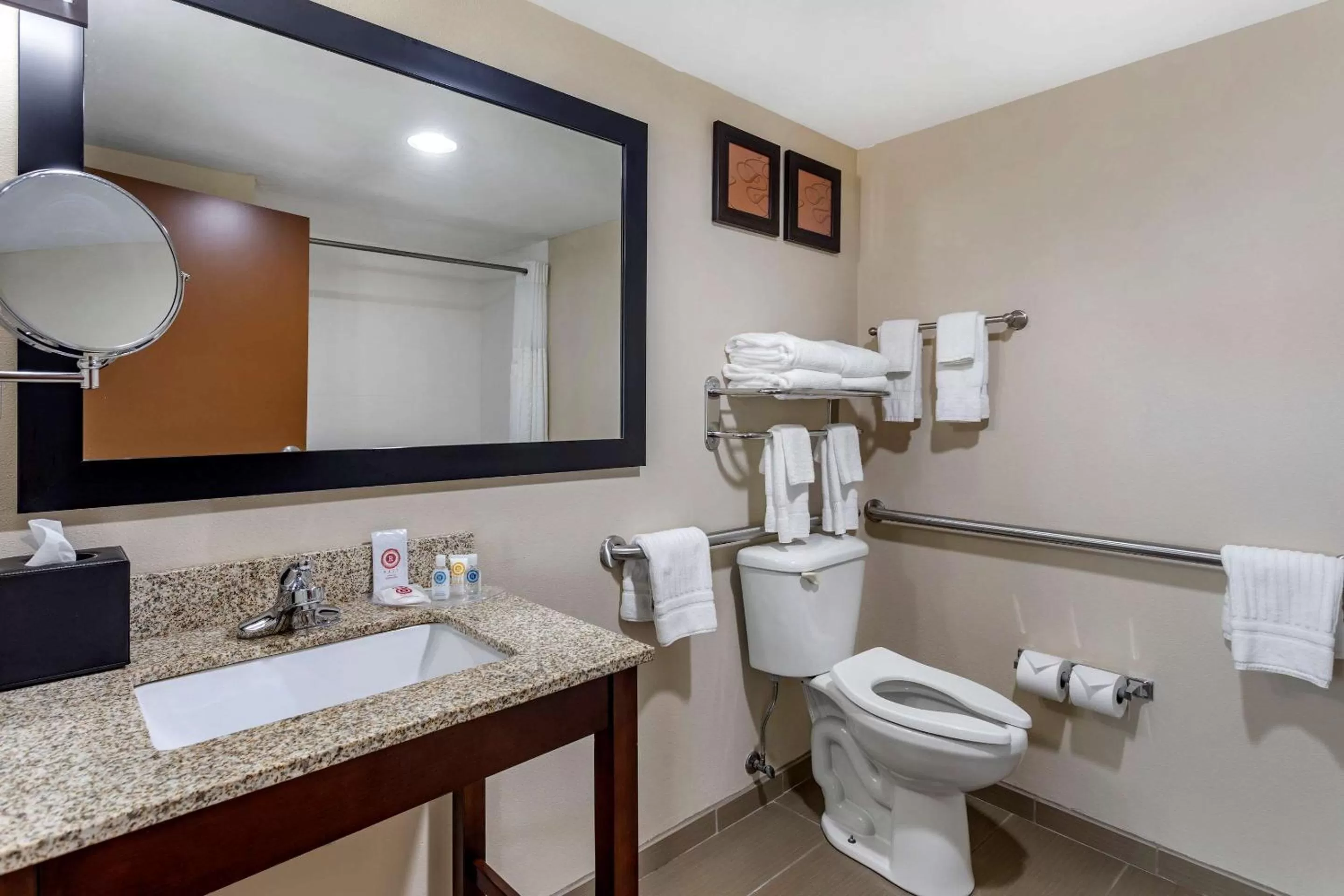 King Suite - Accessible/Non-Smoking in Comfort Suites Manchester near Arnold AFB