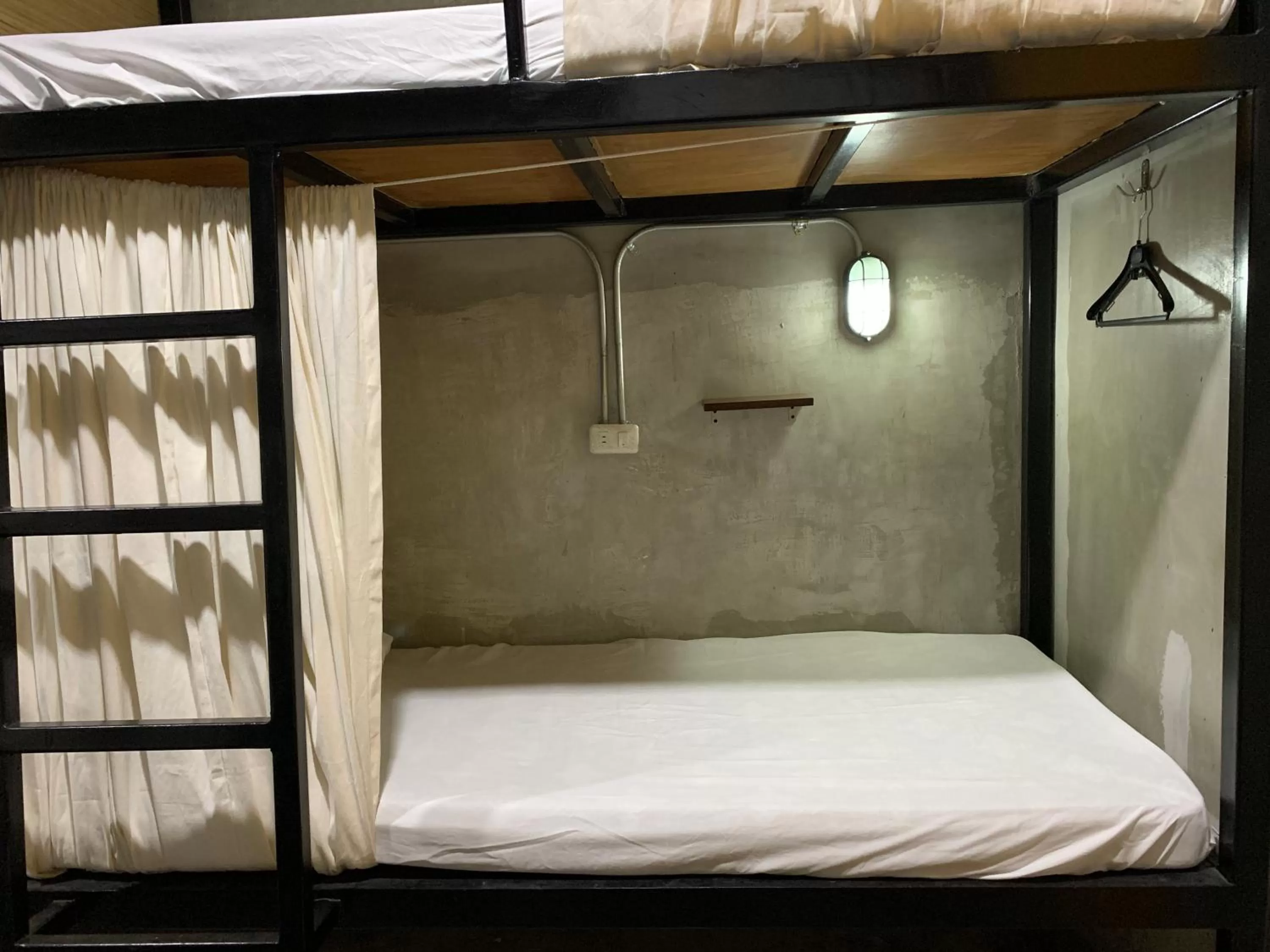 Bed in 8-Bed Mixed Dormitory Room in HappyNest Hostel Cebu