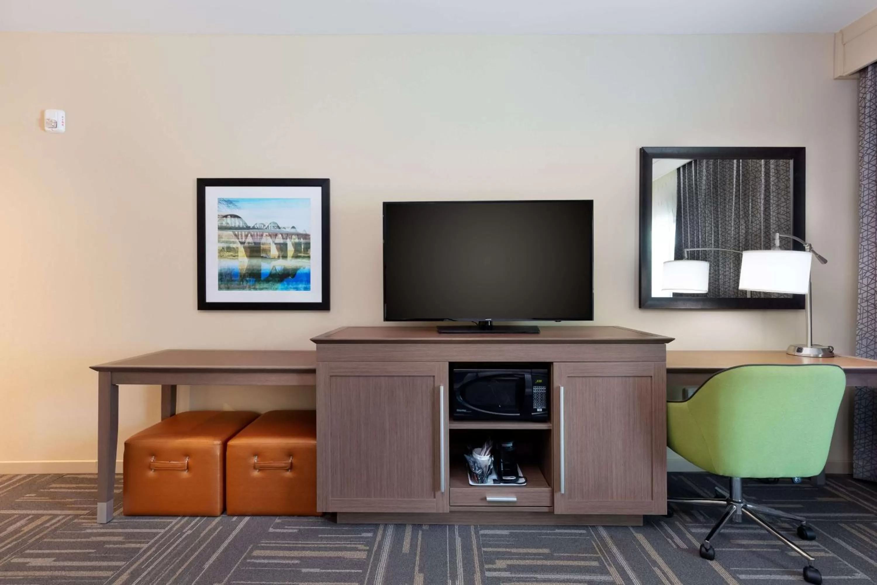 Queen Room with Two Queen Beds - Mobility and Hearing Access/Non-Smoking in Hampton Inn Wetumpka