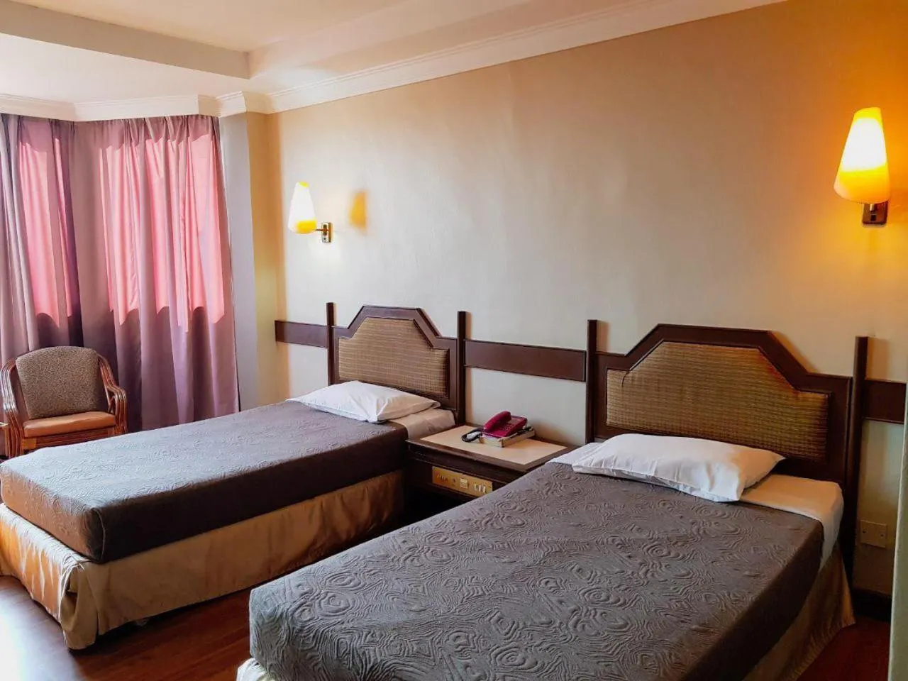 Deluxe Twin Room in Hotel Grand Crystal