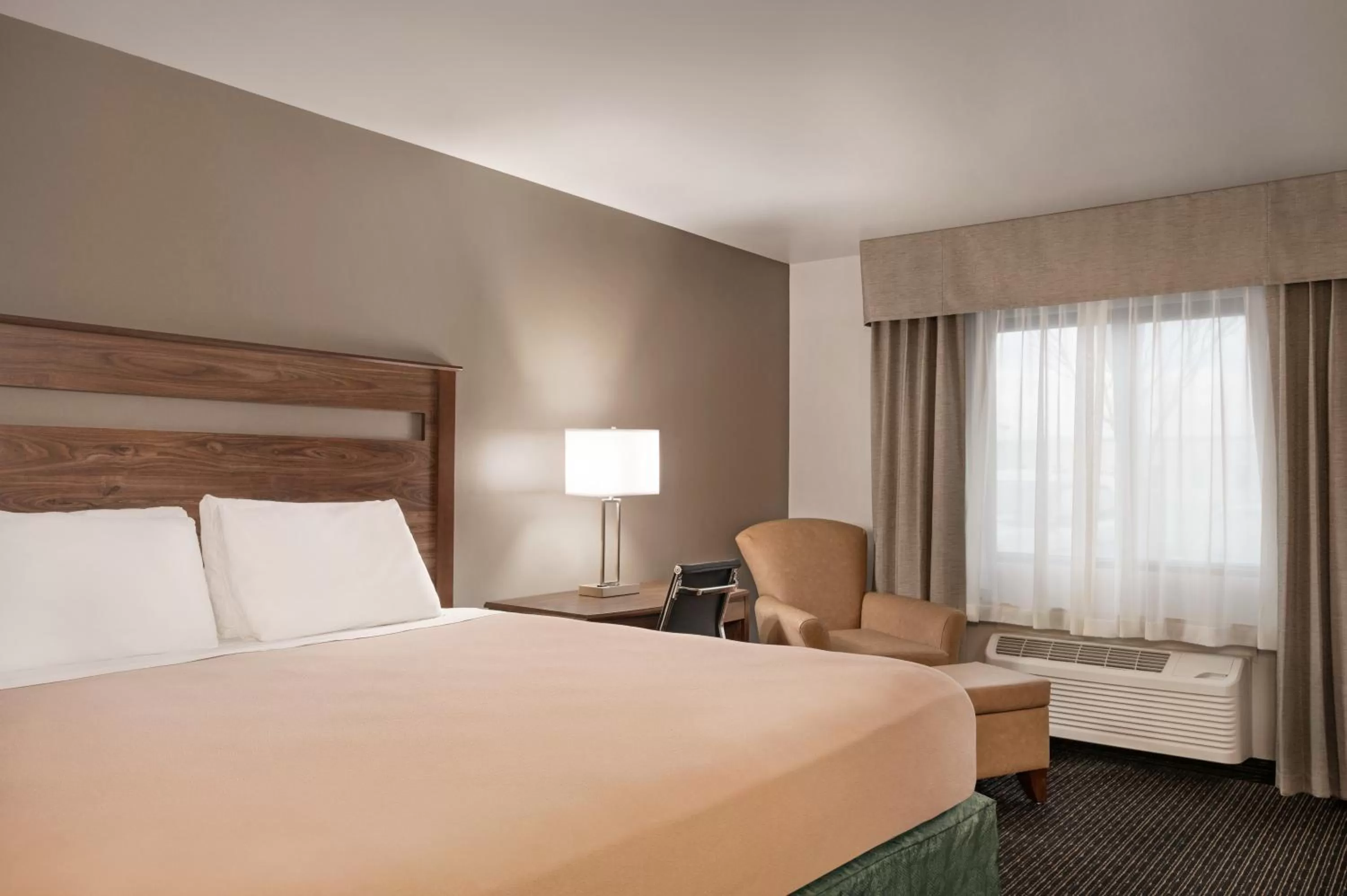 King Room - Non-Smoking in Baymont by Wyndham Buffalo