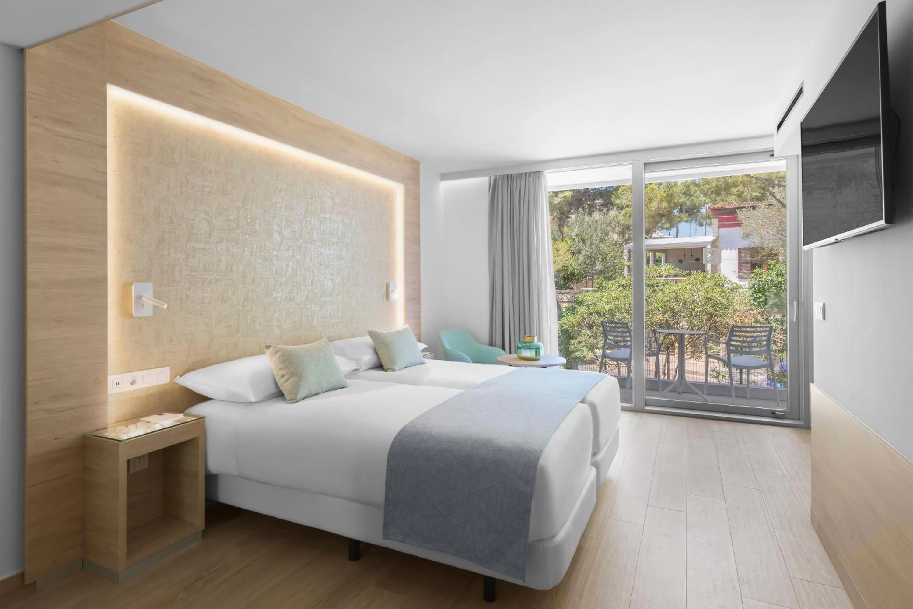 Double Comfort Lemnos Single Use with Balcony in Elba Sunset Mallorca Thalasso Spa