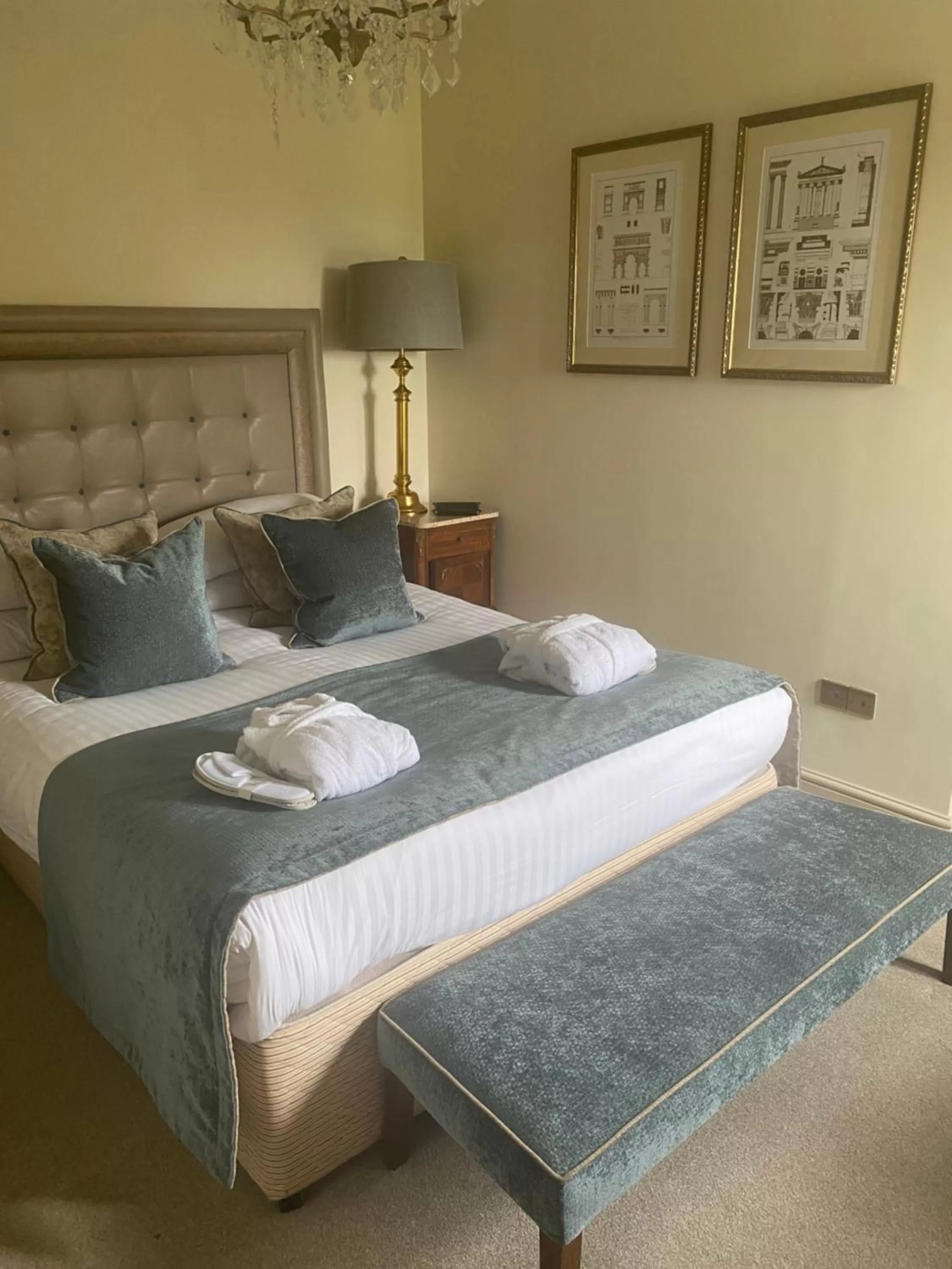 Classic Double Room - Manor in Eastwell Manor, Champneys Hotel & Spa