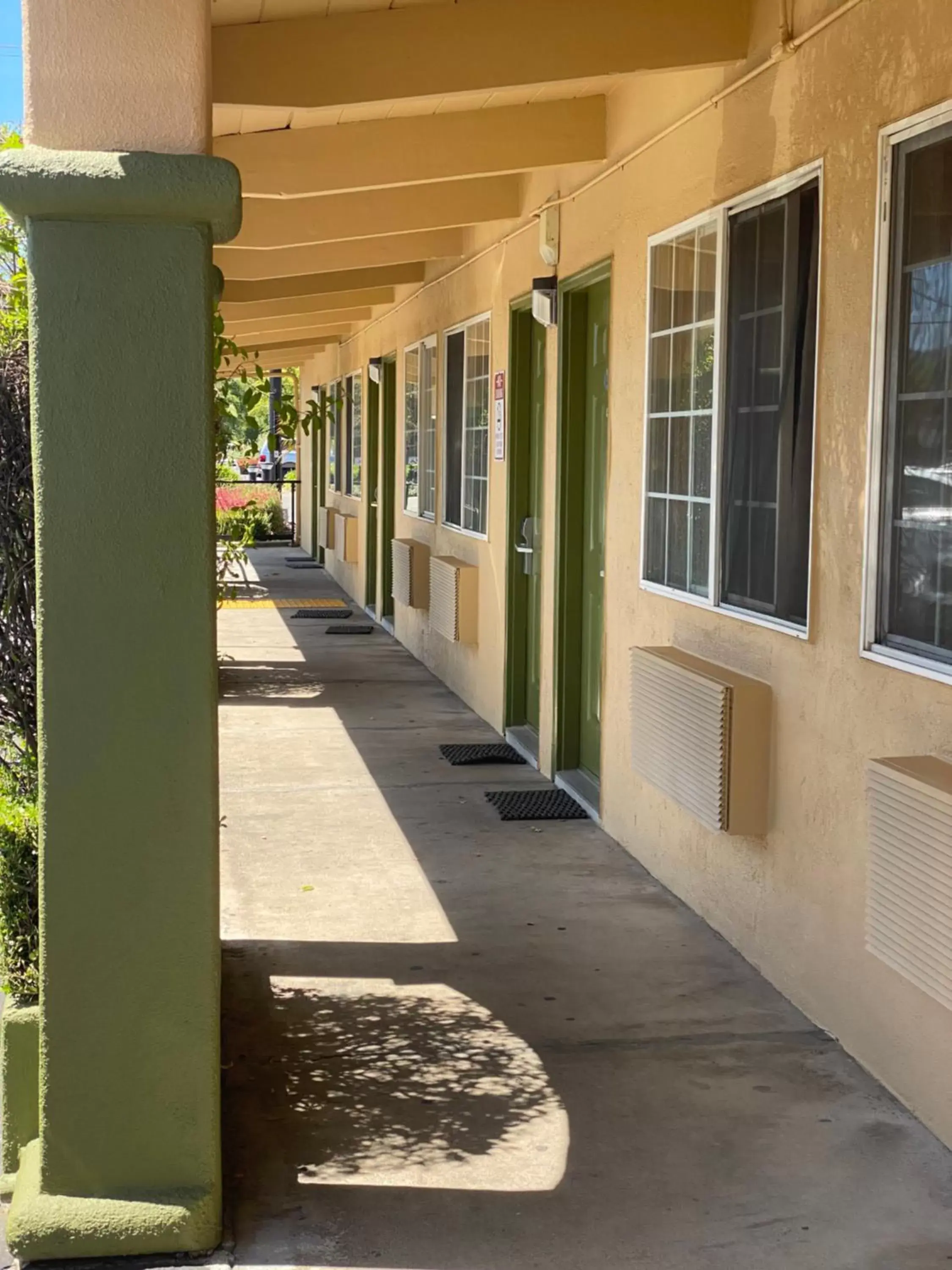 Holiday Motel Holiday Motel